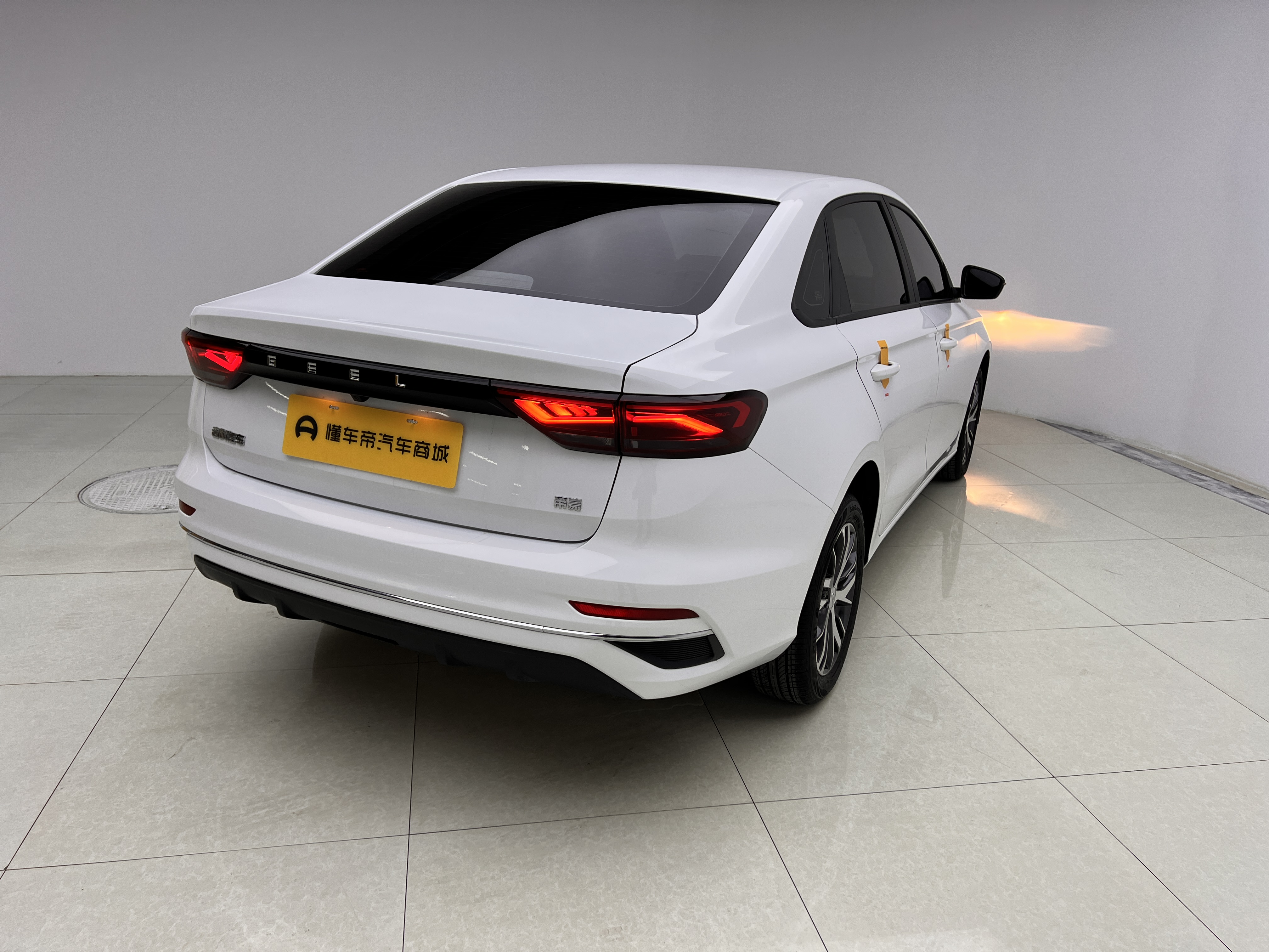 GEELY 2025 car image #18
