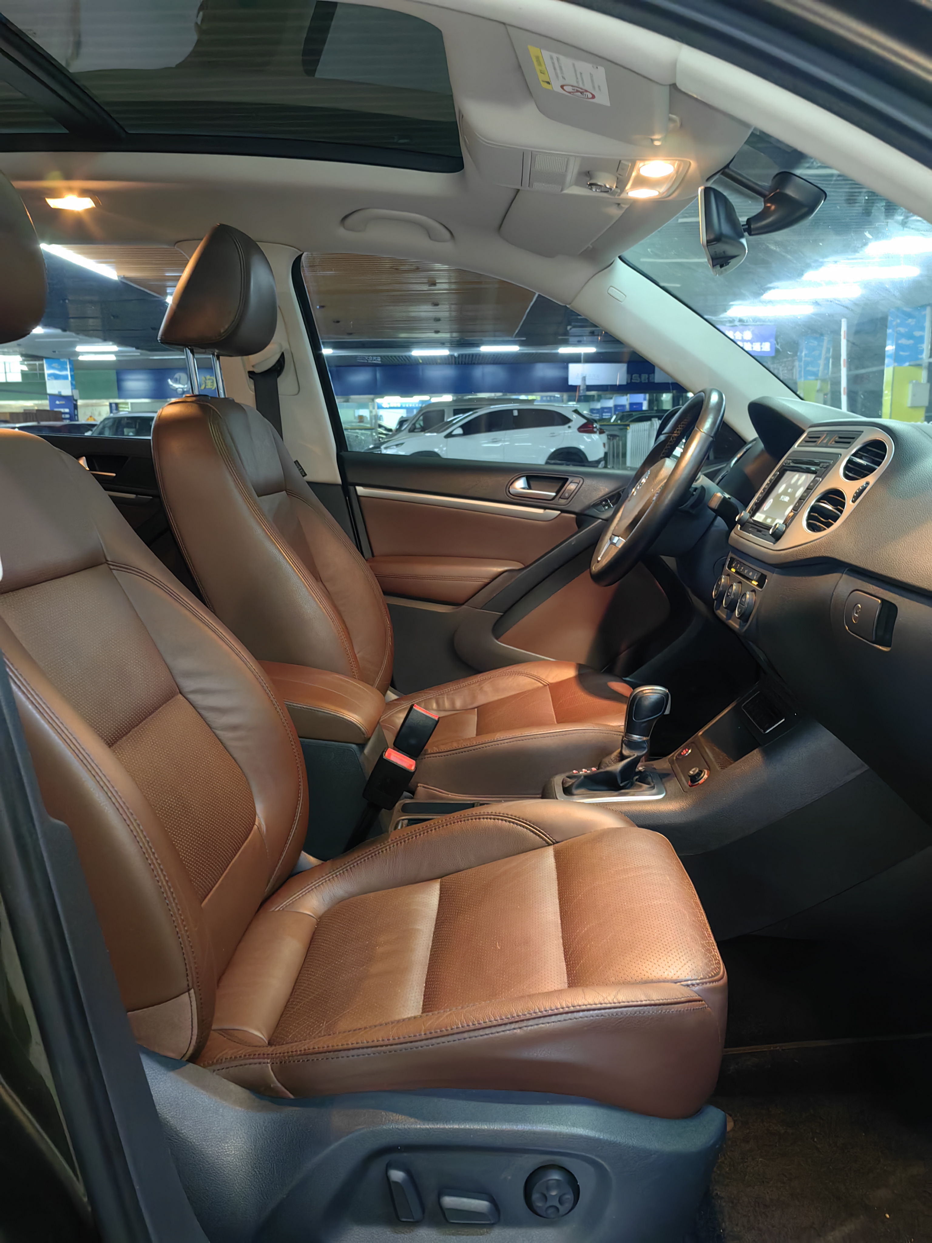 Volkswagen Tiguan 2014 immagine di auto #18