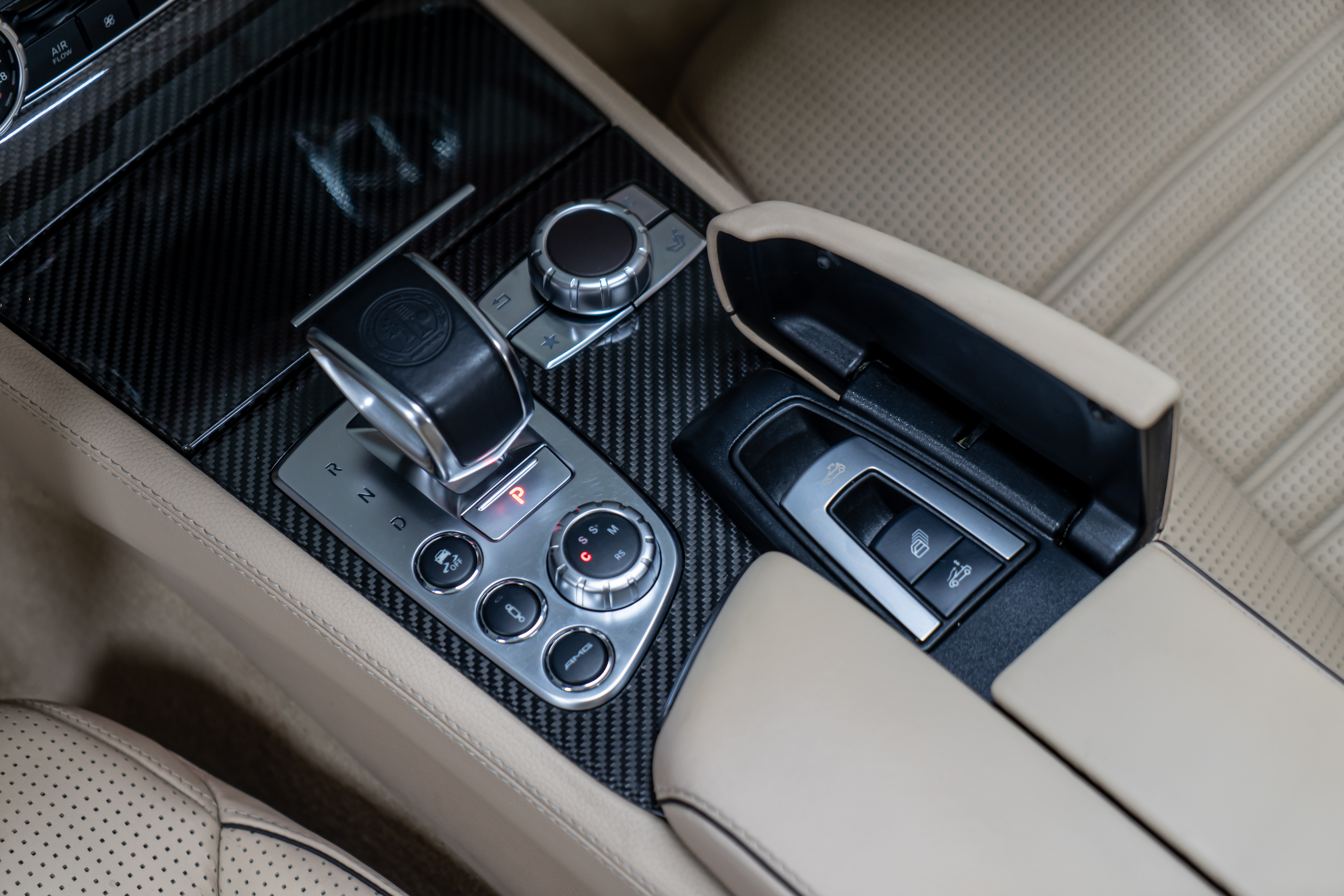 Mercedes-Benz SL AMG 2015 car image #18