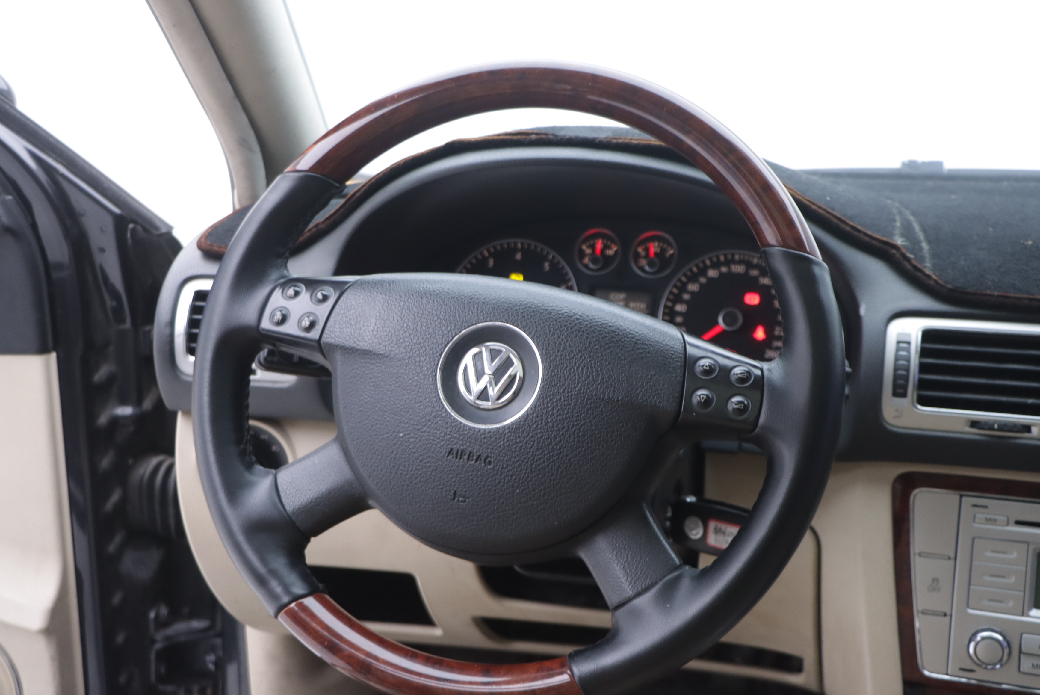 Volkswagen Passat Lingyu 2011 #18 Volkswagen Passat Lingyu 2011 car image #18