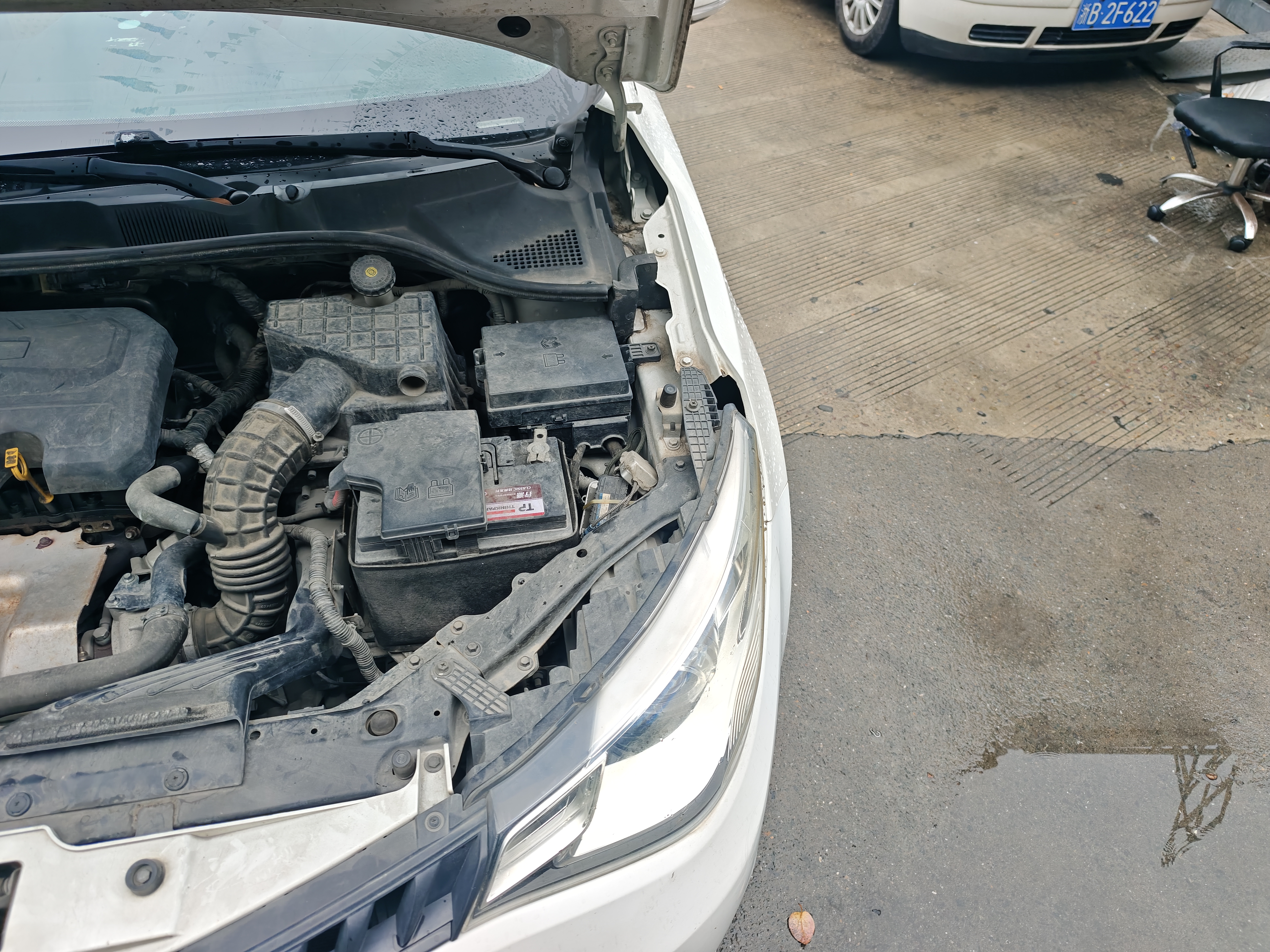 MG GT 2015 car image #18