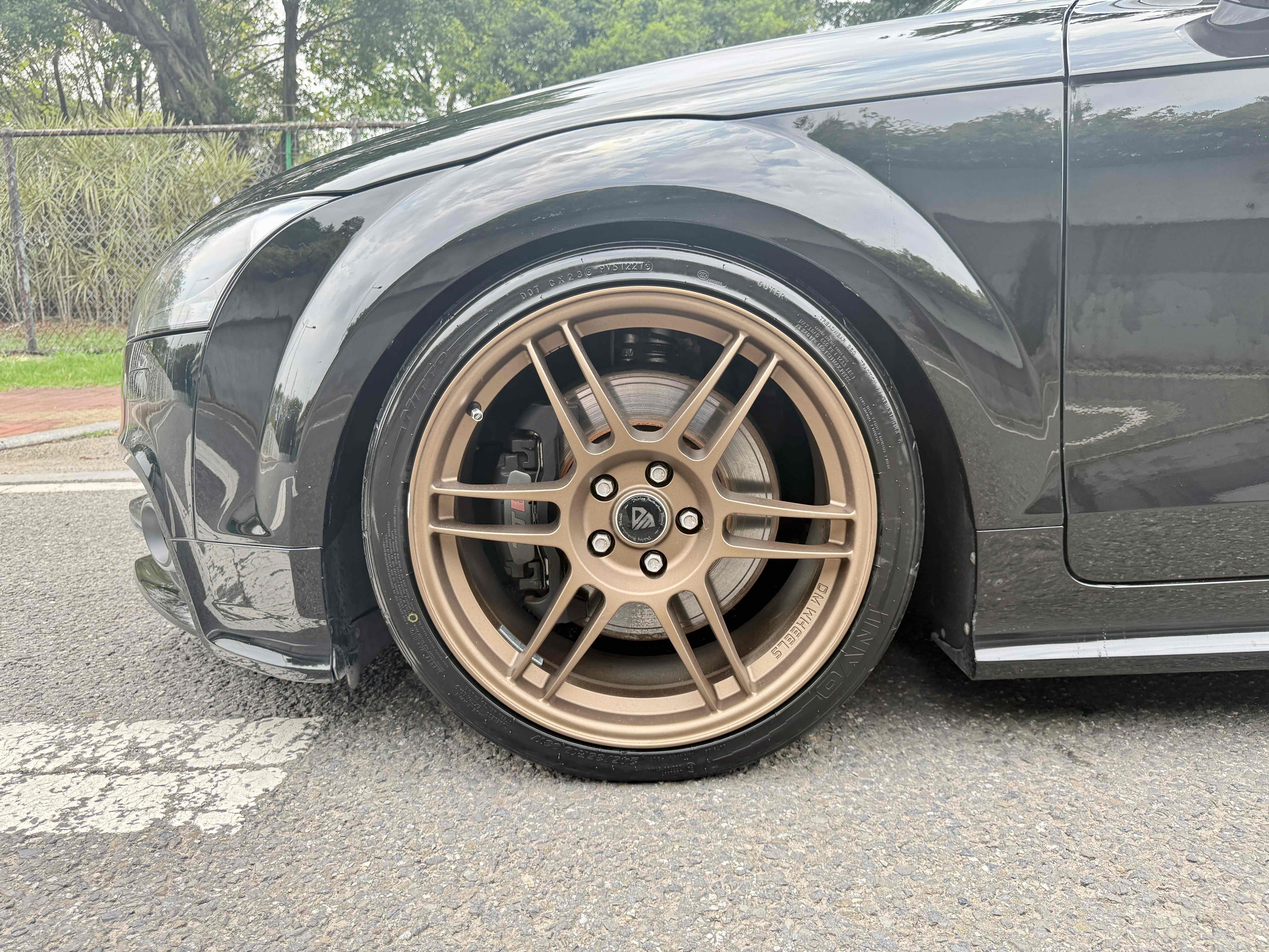 Audi TTS 2011 car image #18