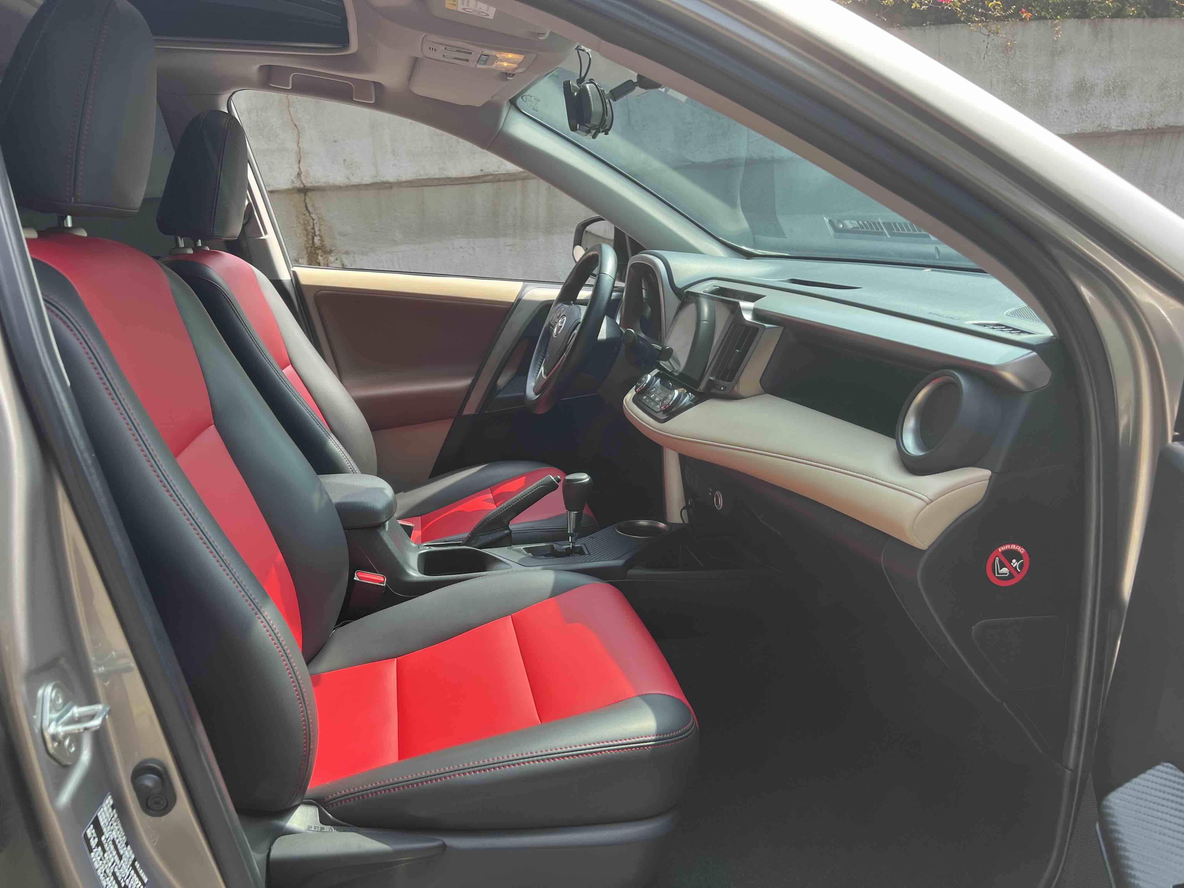 Toyota RAV4 2016 car image #18