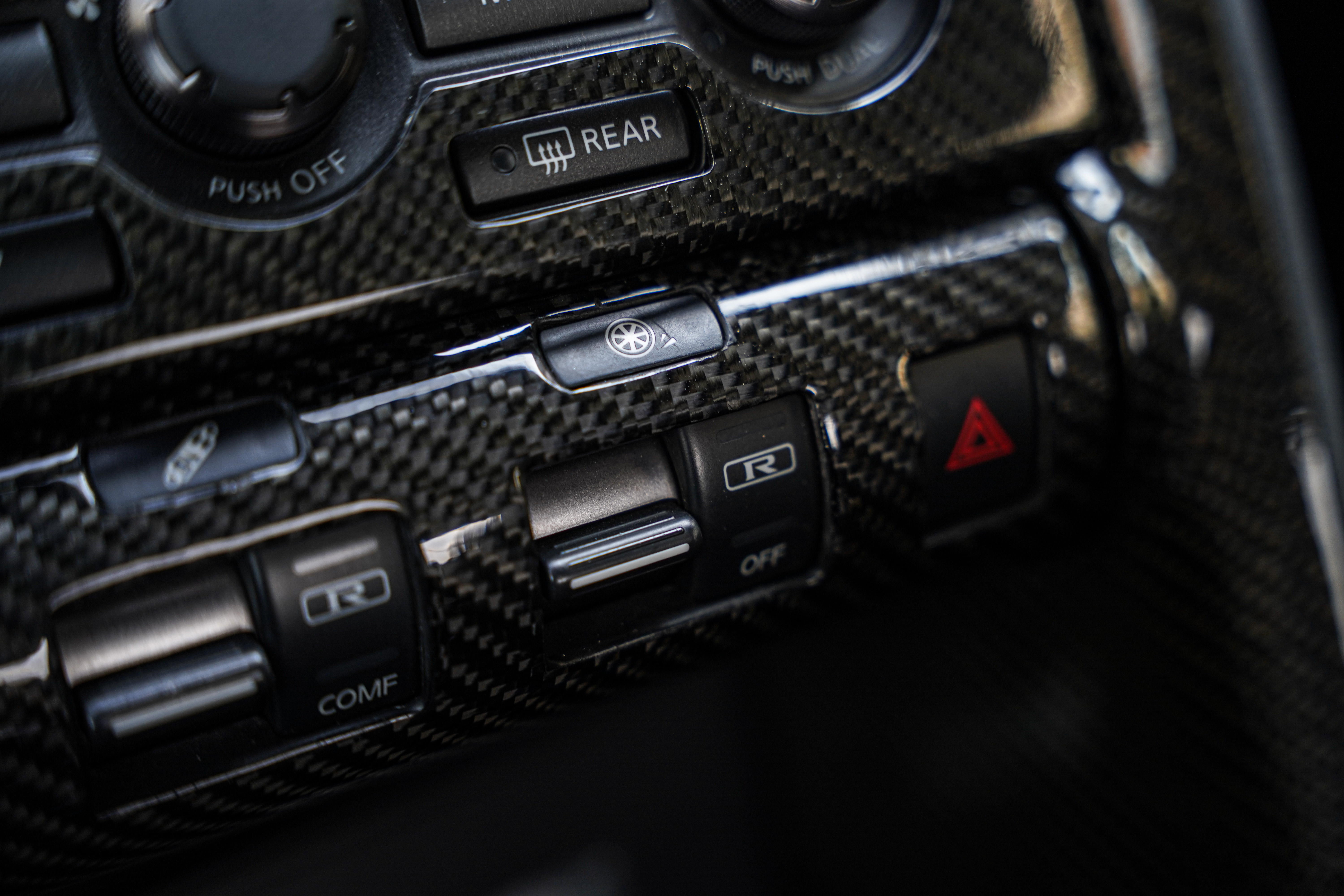 日产 日产GT-R 2010 汽车图片 #18