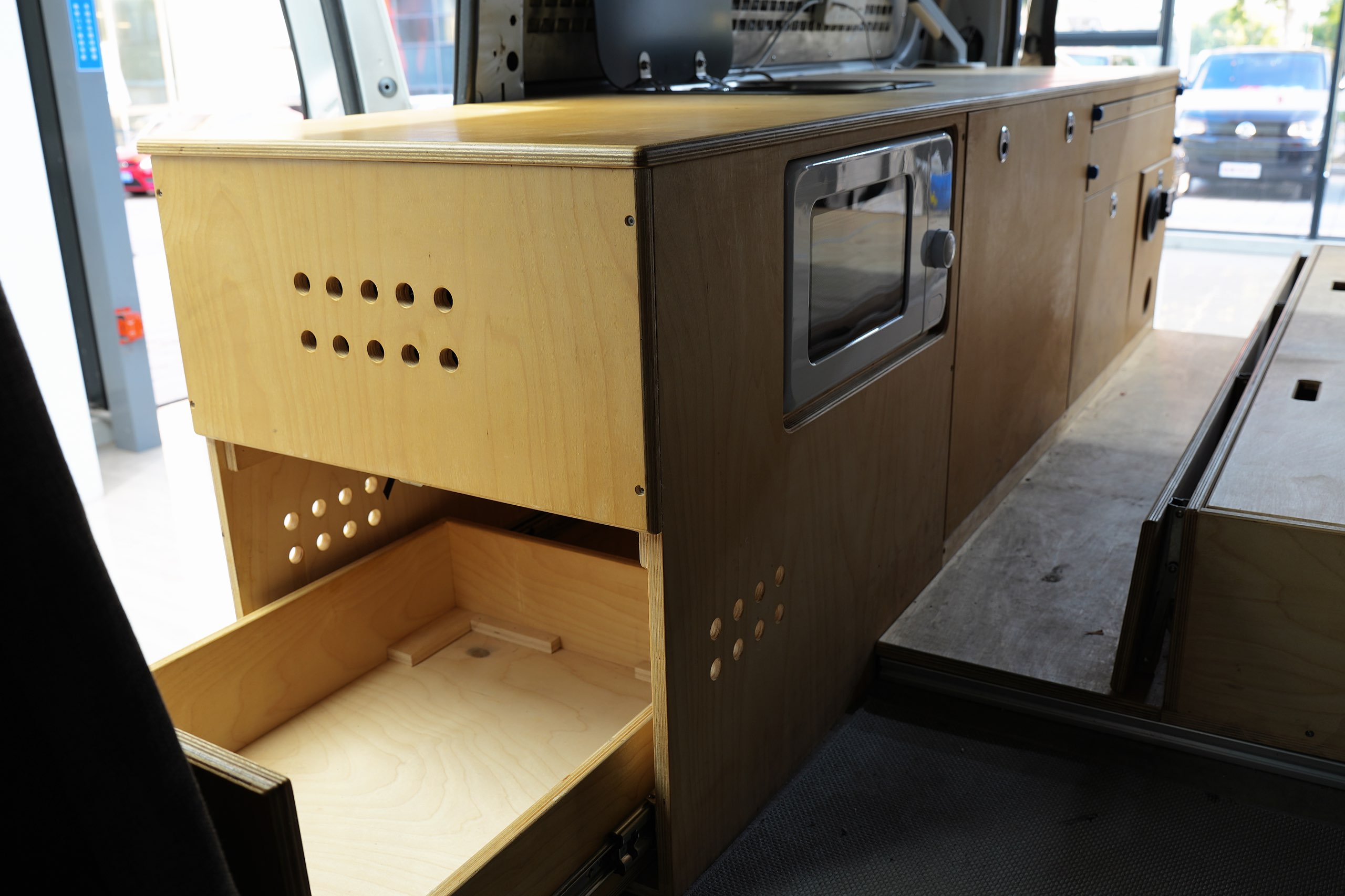 Ford E350 2012 car image #18