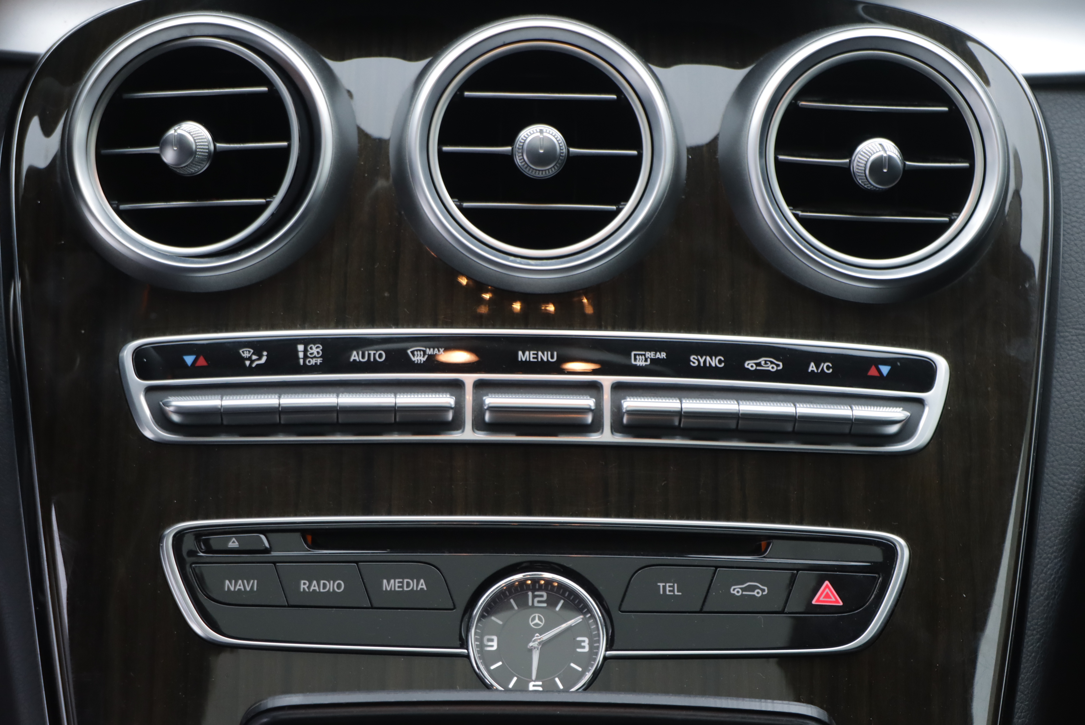 Mercedes-Benz C Class 2015 car image #18