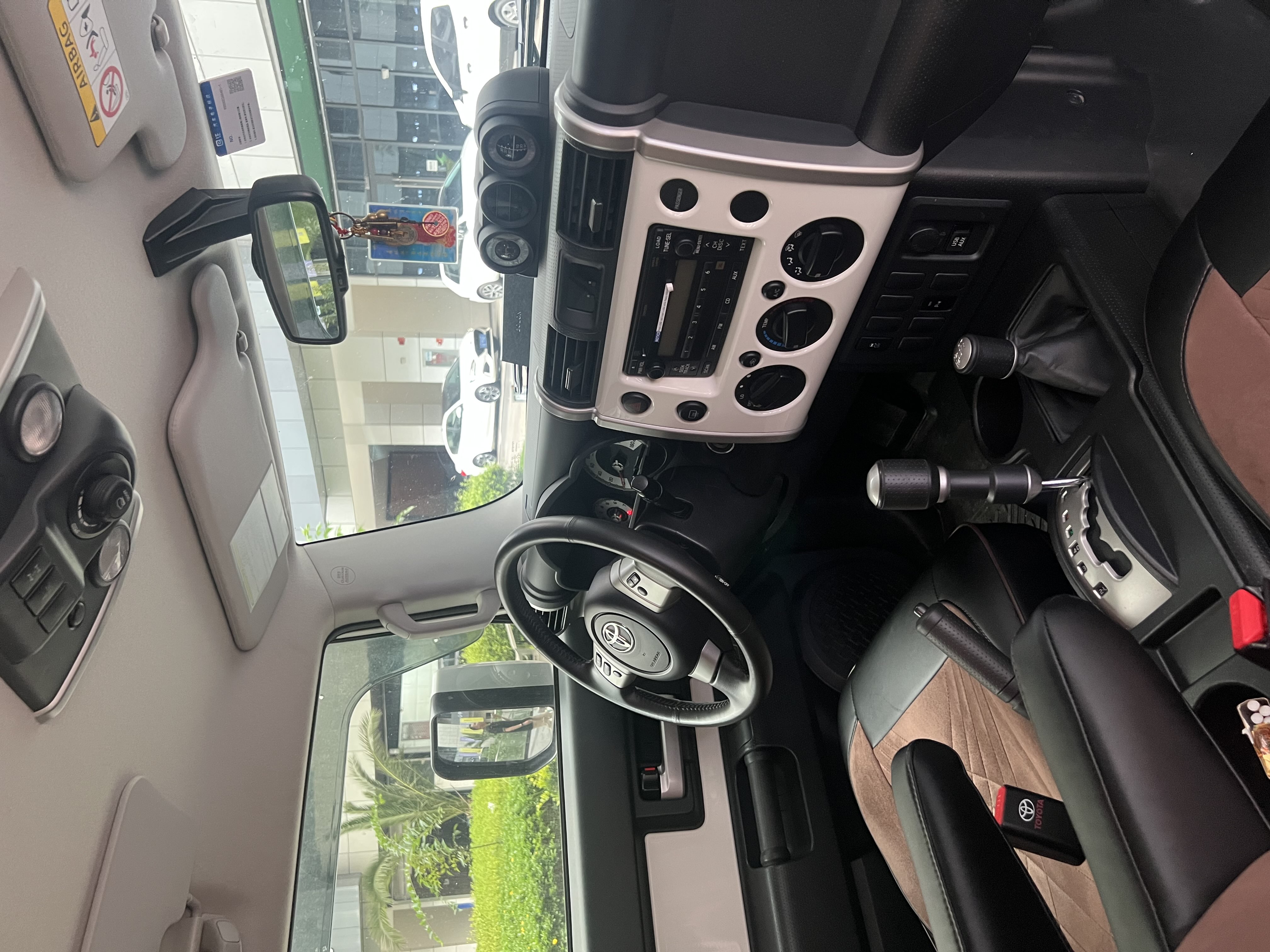 Toyota FJ Cruiser 2018 immagine di auto #18