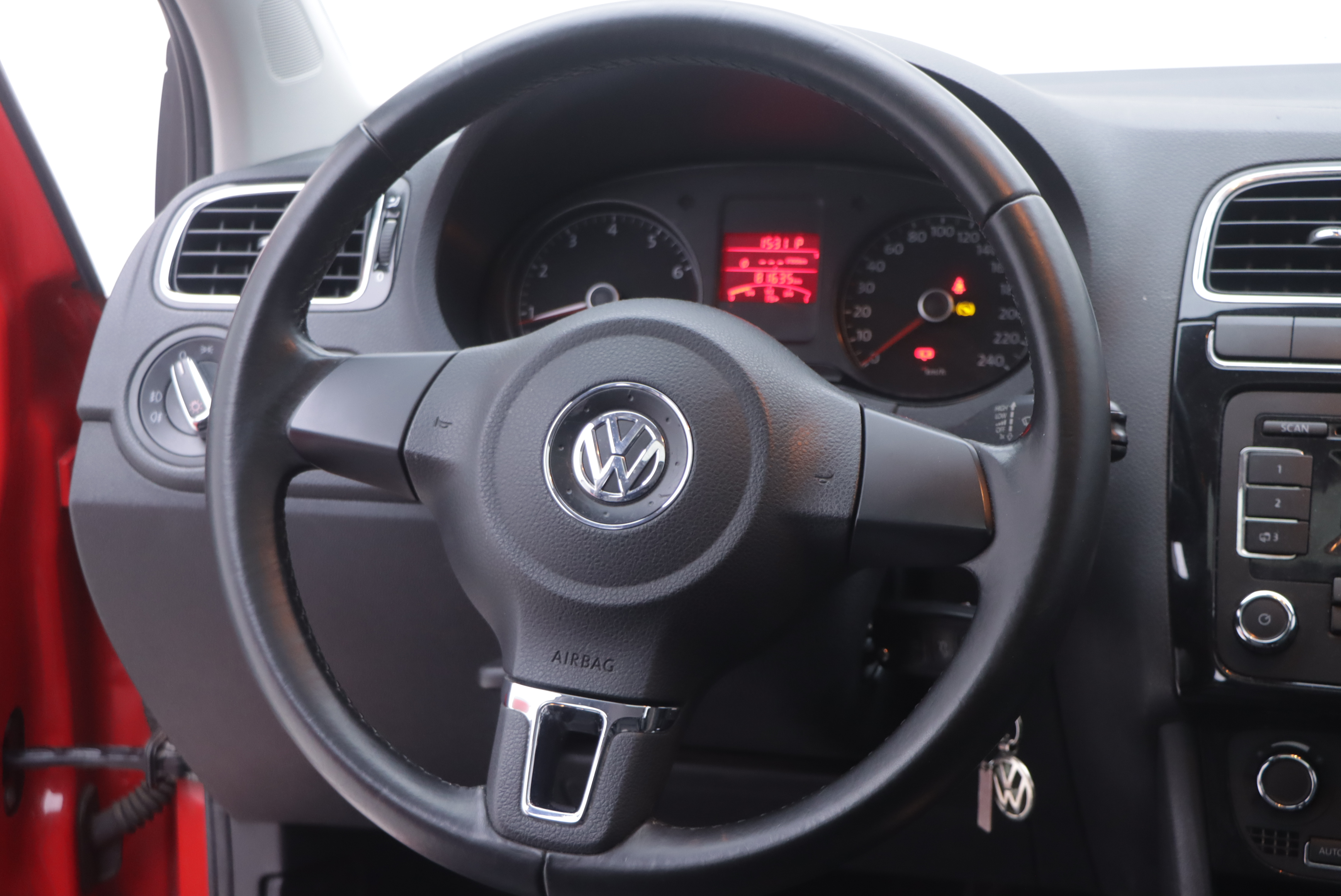 Polo 2012 car image #18