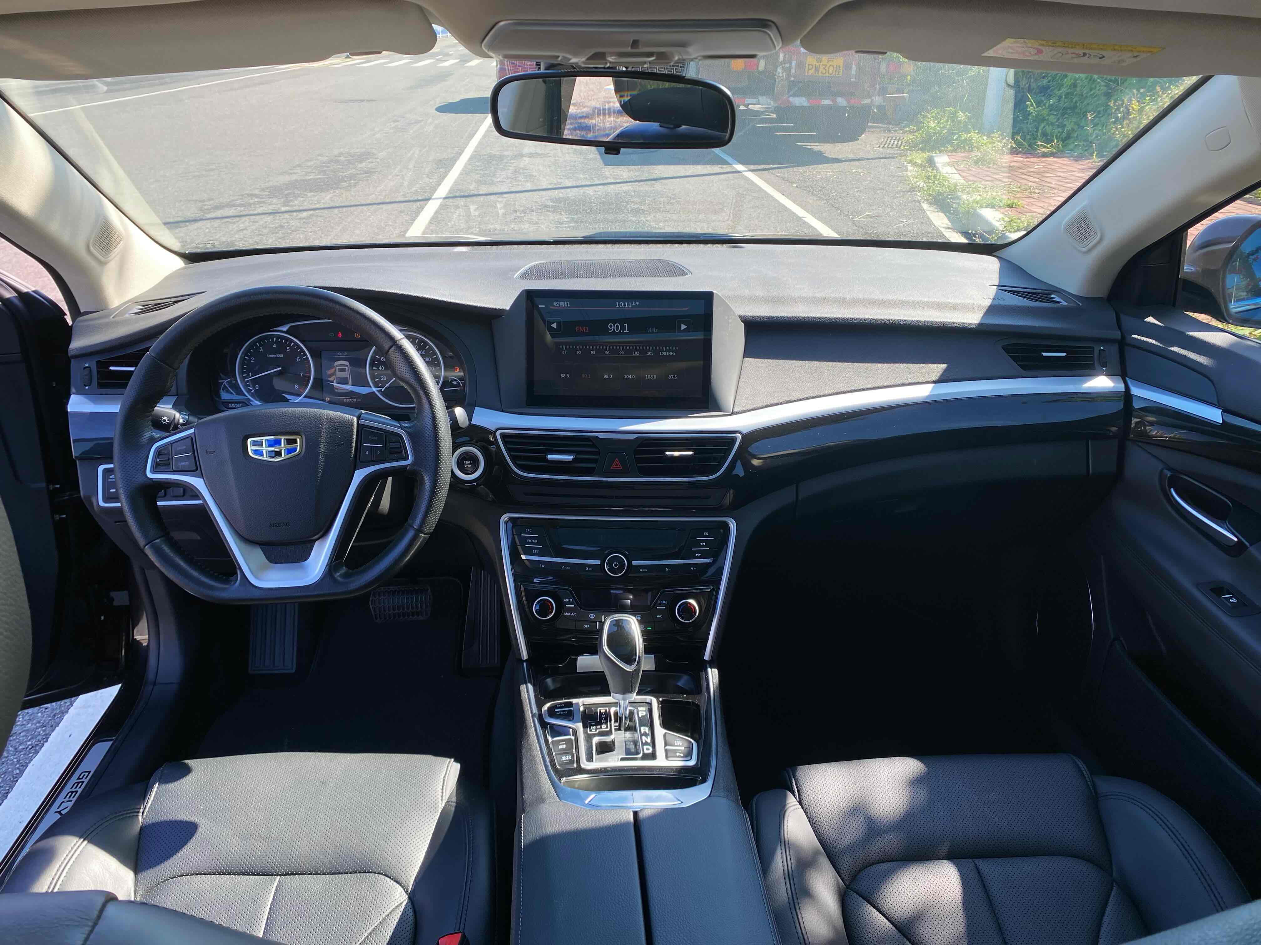 GEELY Ulion 2016 immagine di auto #18