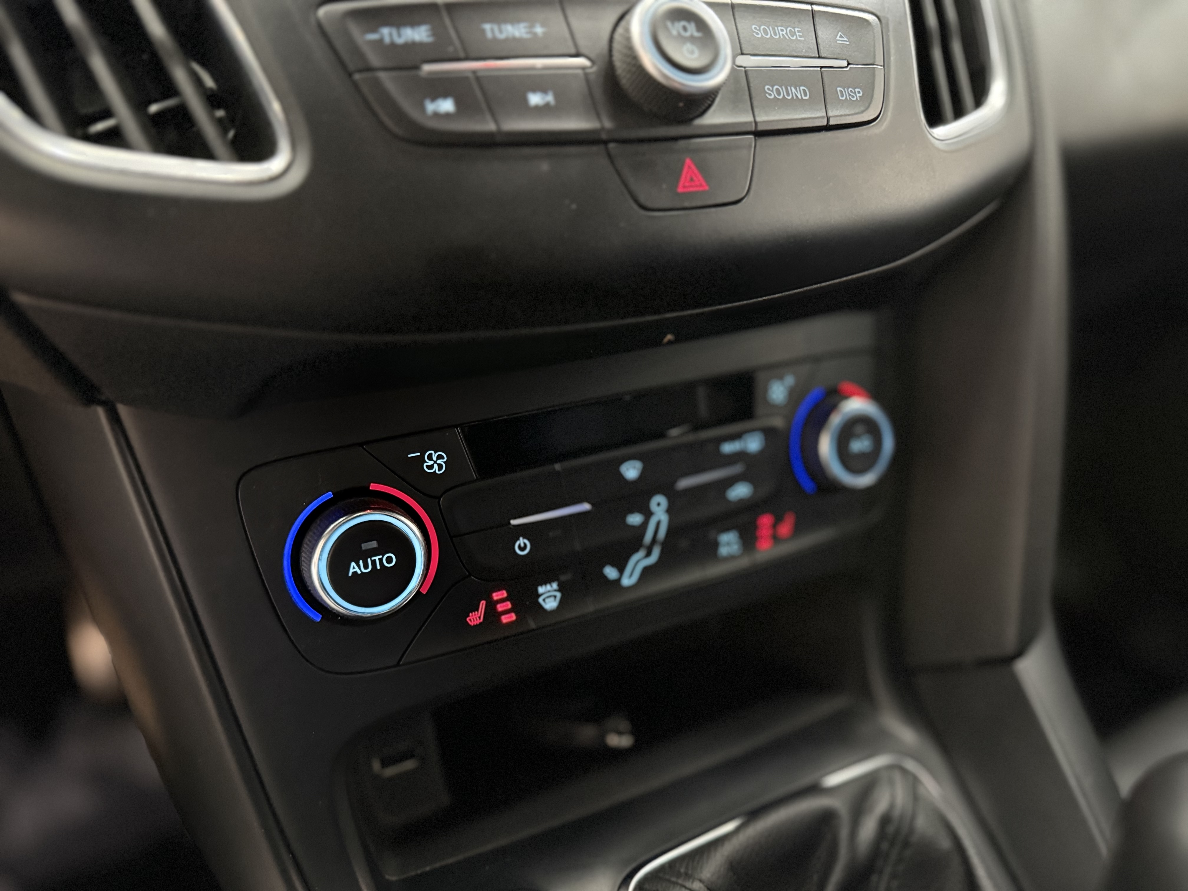 Ford Focus (Imported) 2017 car image #18