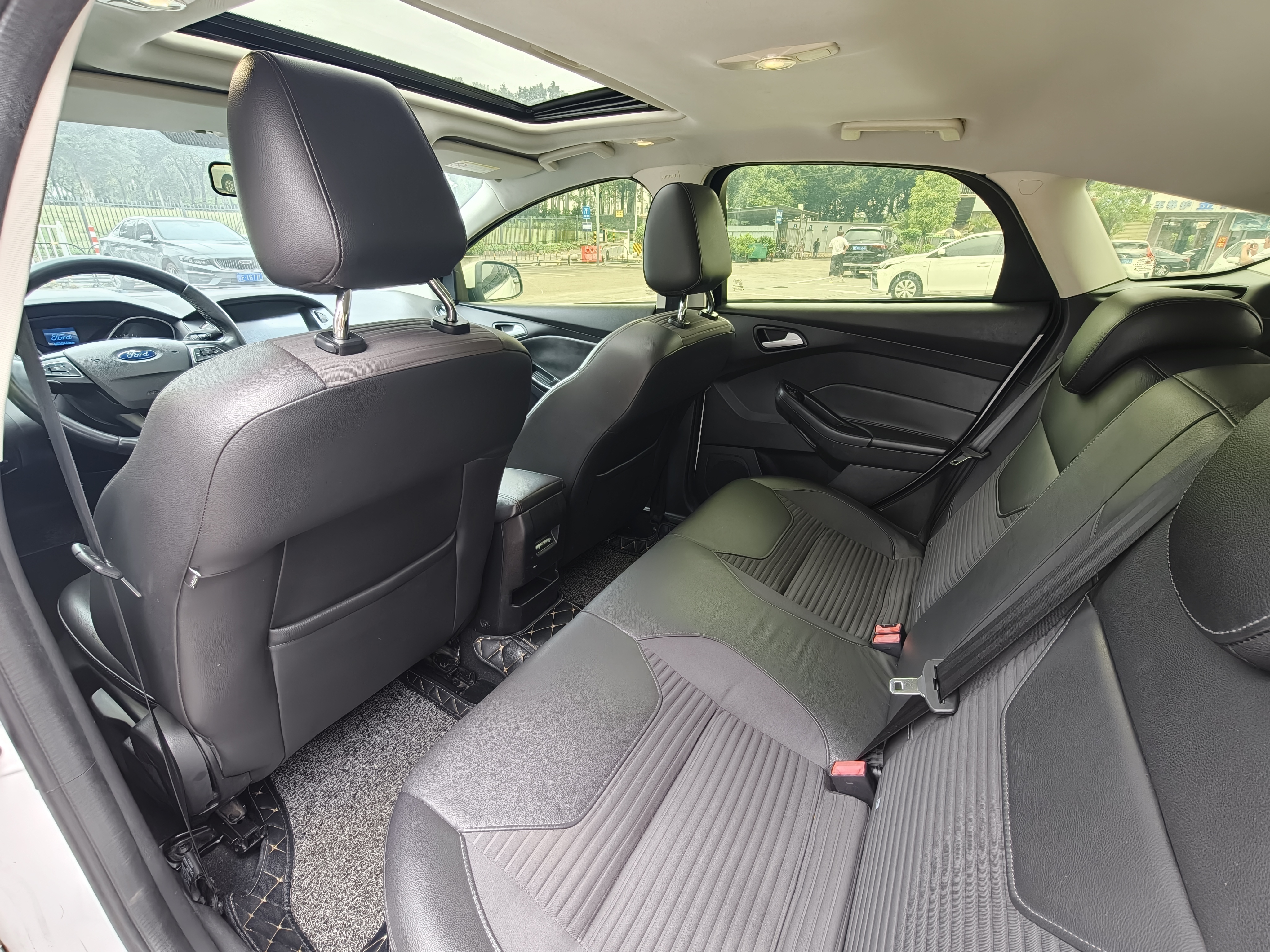 Ford Focus 2016 immagine di auto #18