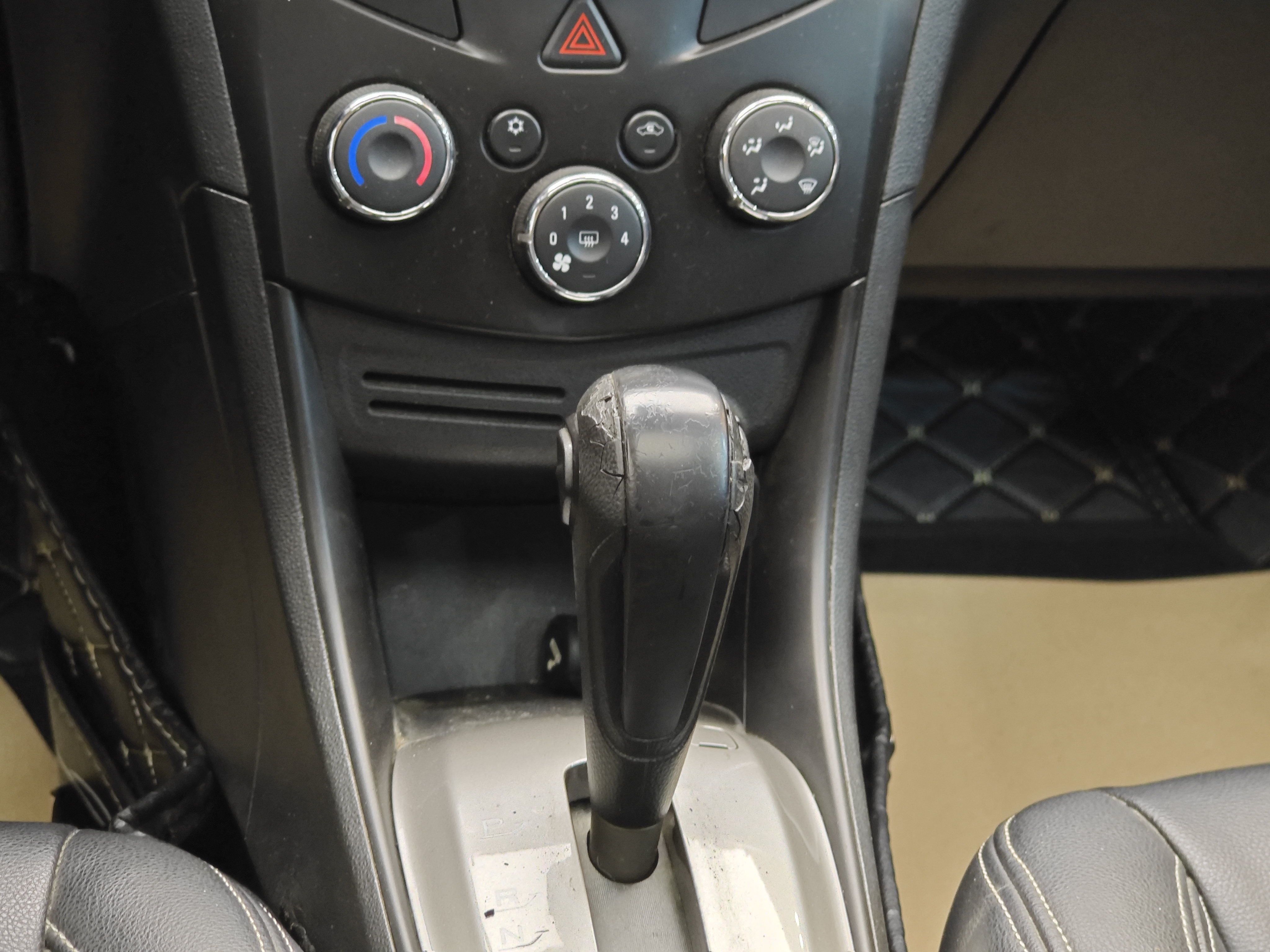 Chevrolet Tracker 2015 صورة سيارة #18