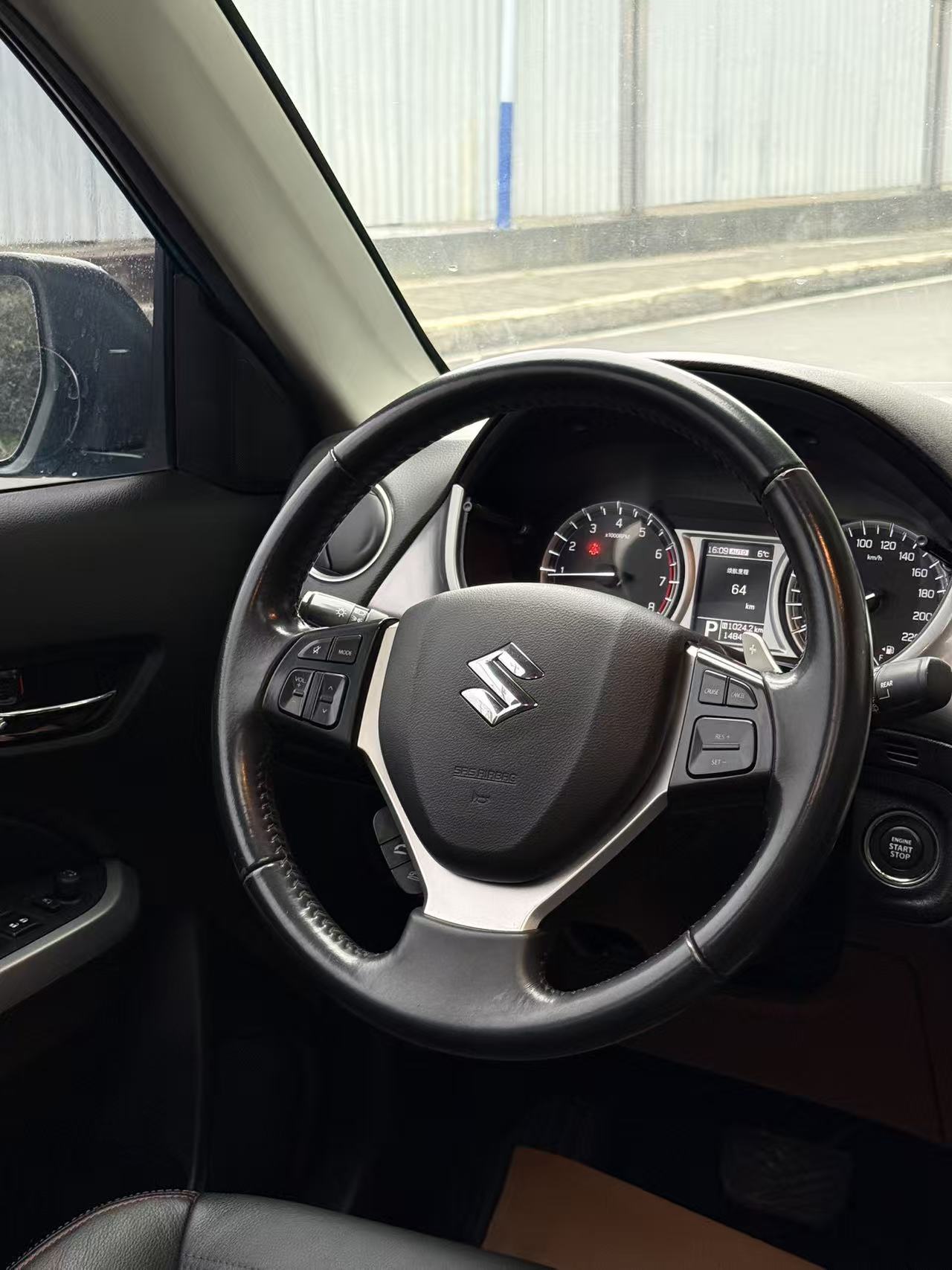 Suzuki Vitara 2016 image de voiture #18