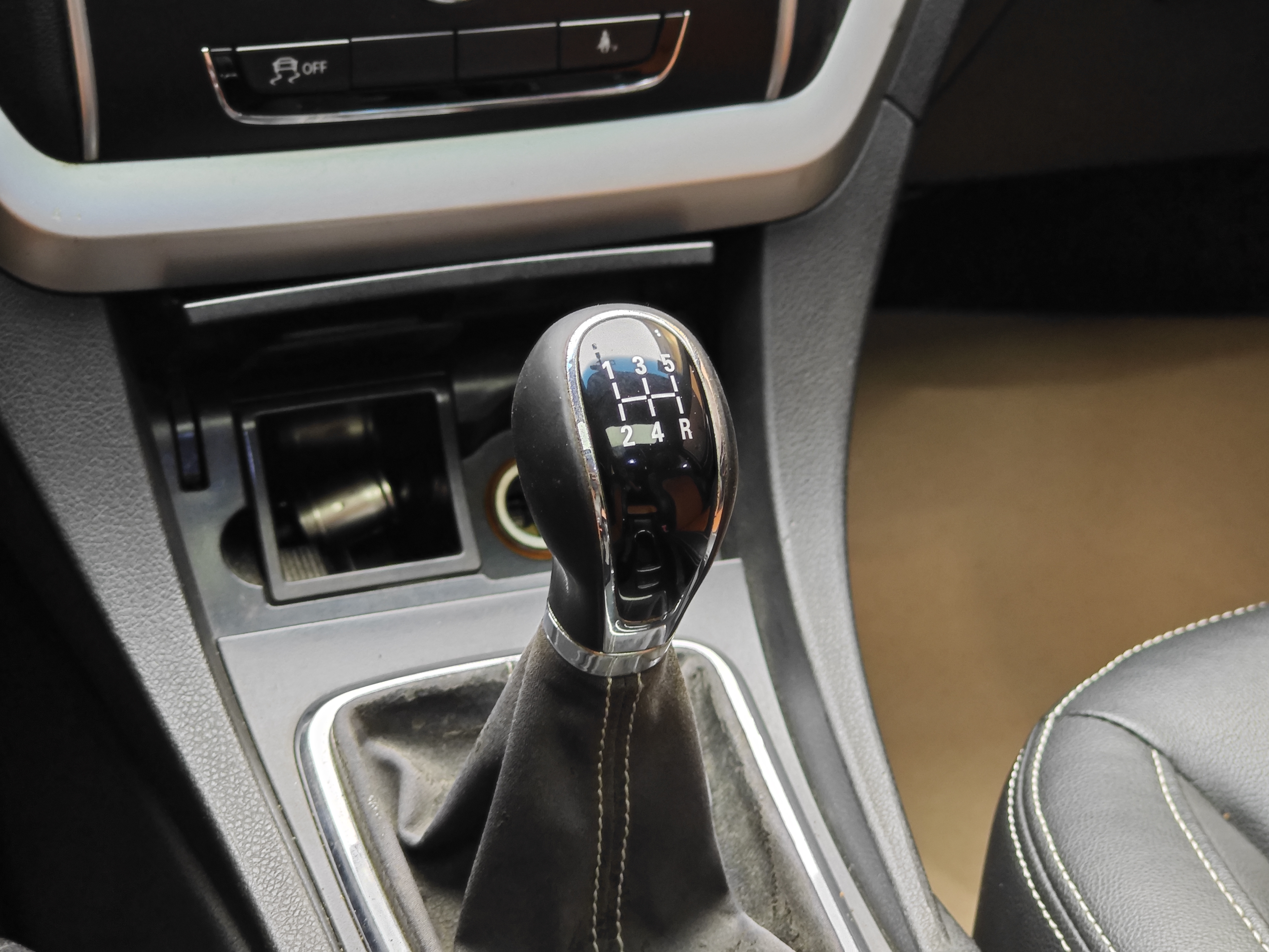 GEELY Emgrand 2016 #18 GEELY Emgrand 2016 car image #18