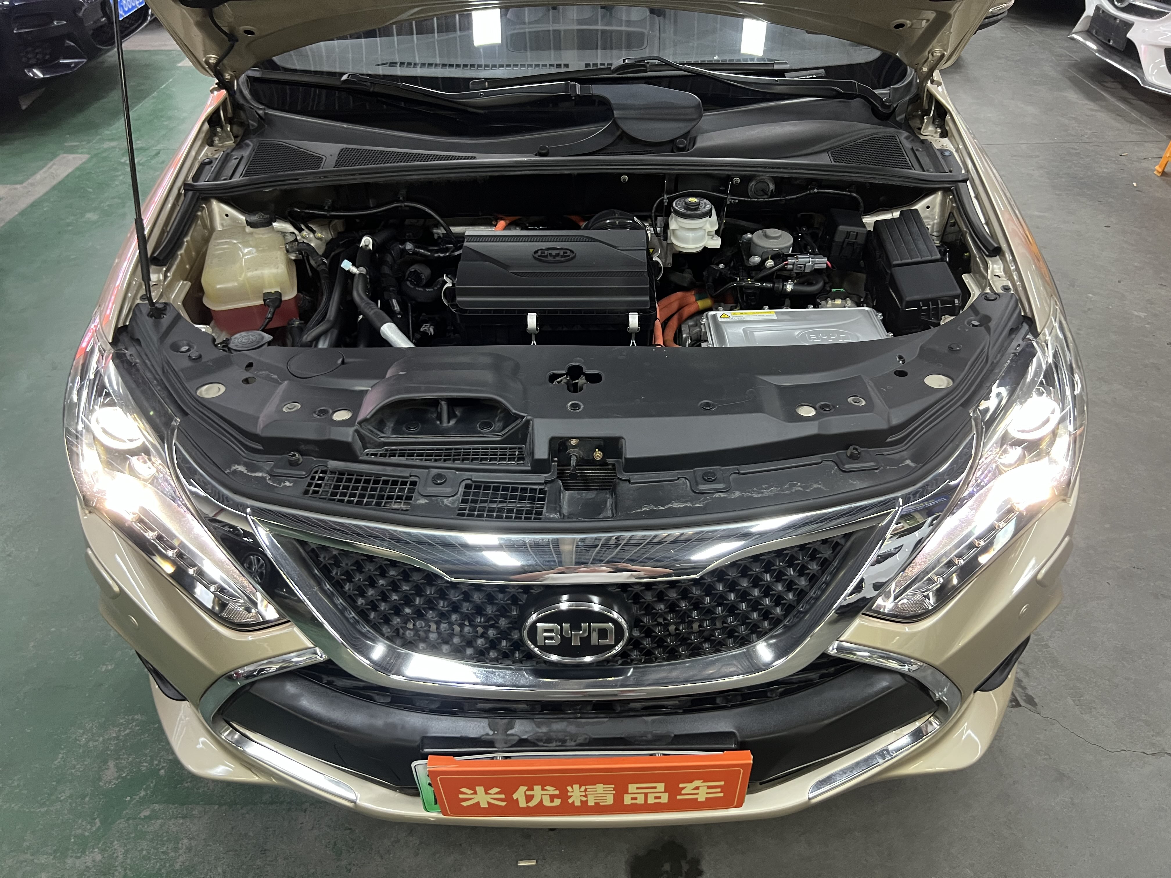 BYD Tang New Energy 2016 #18 BYD Tang New Energy 2016 car image #18