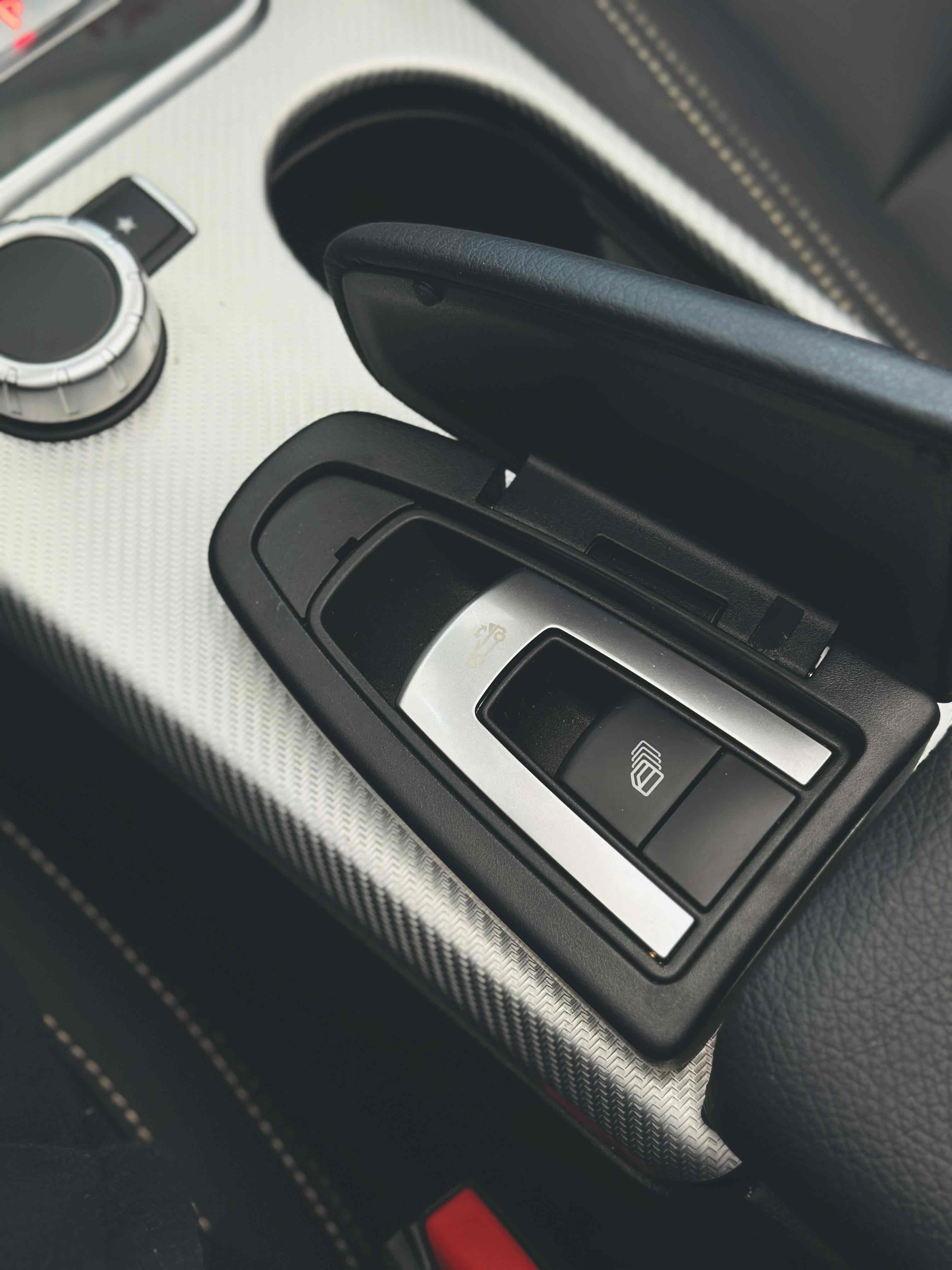 Mercedes-Benz SLC Class 2019 #18 Mercedes-Benz SLC Class 2019 car image #18