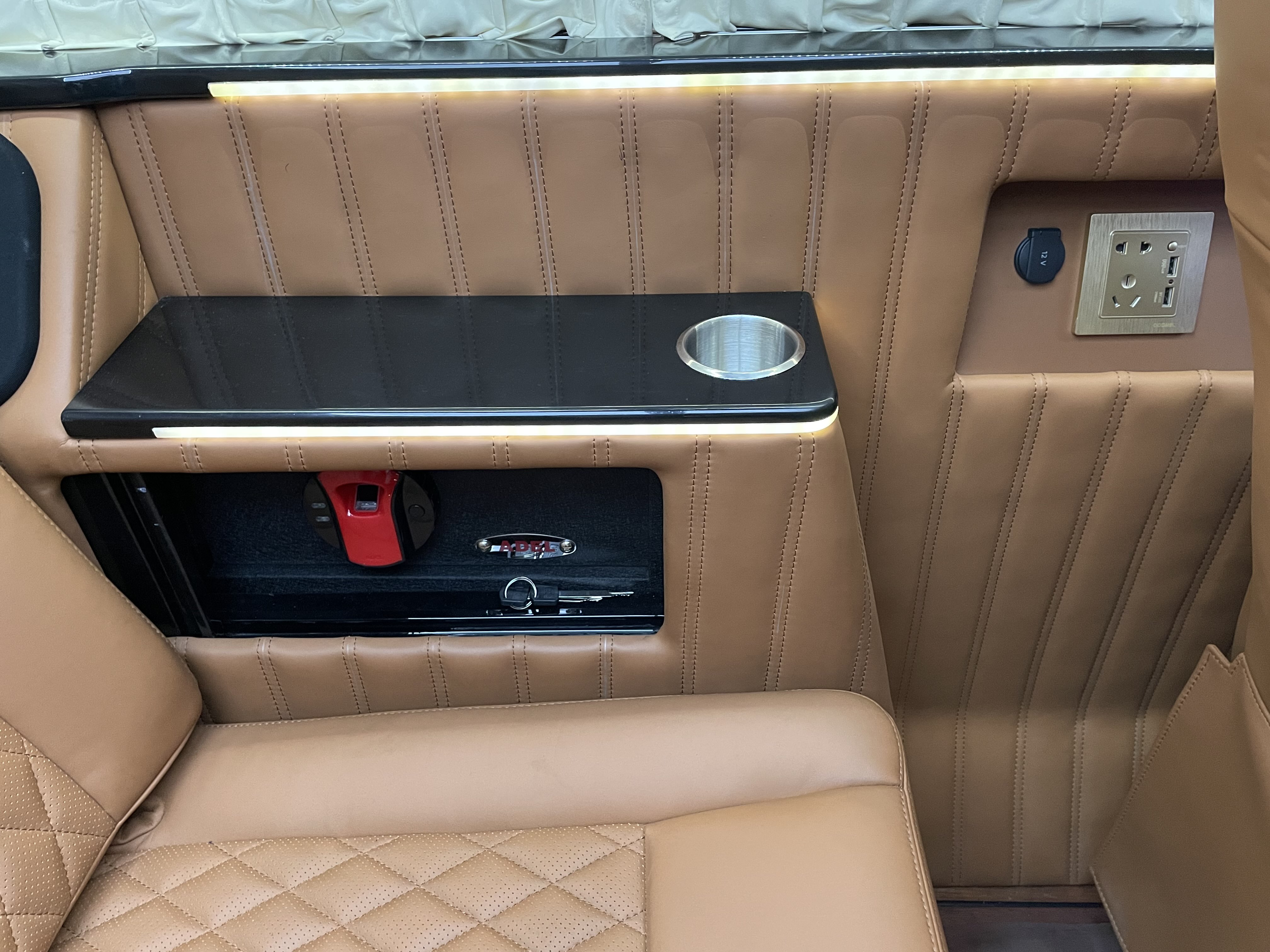 Volkswagen Caravelle 2017 immagine di auto #18