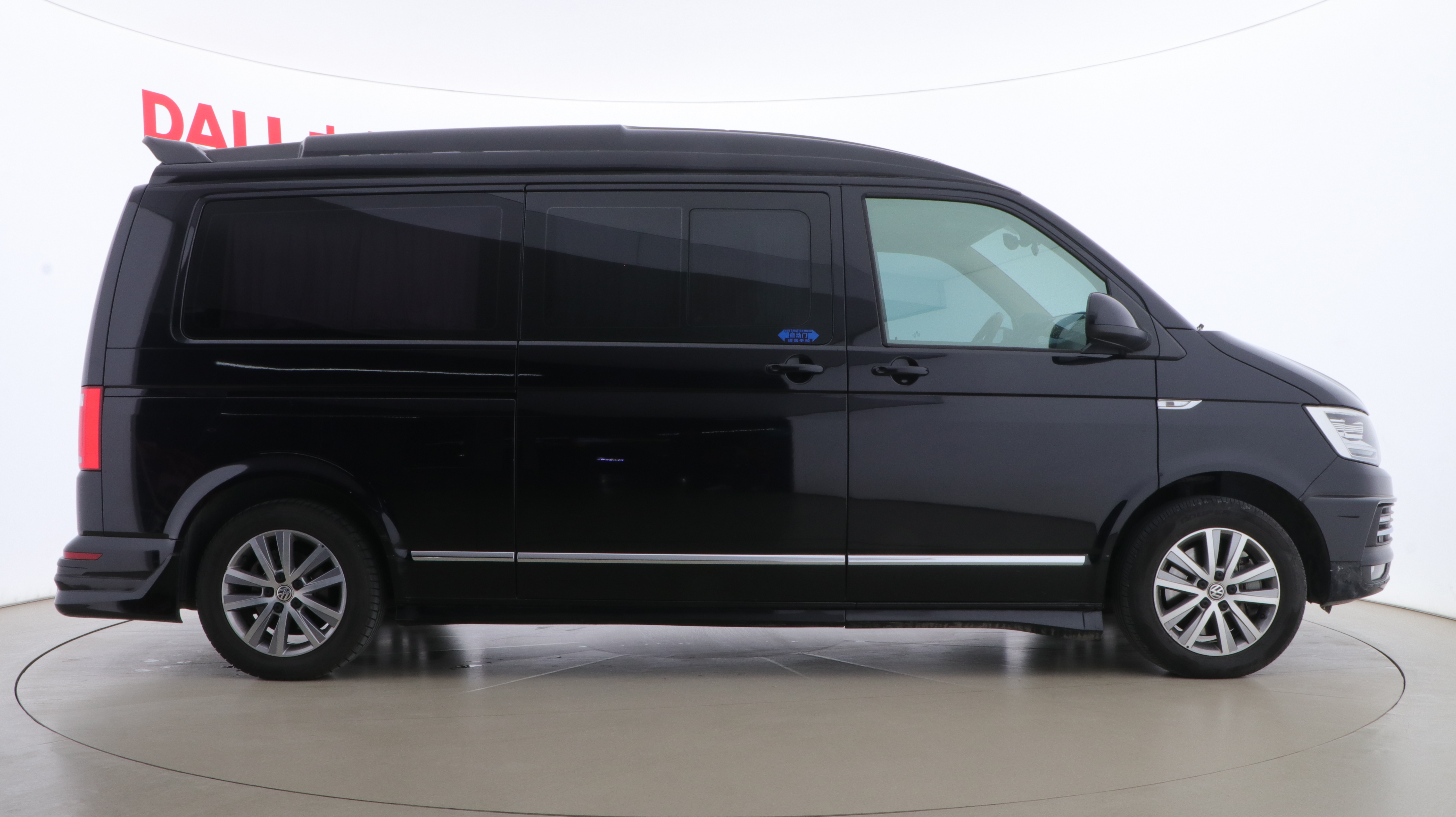 Volkswagen Caravelle 2019 car image #18