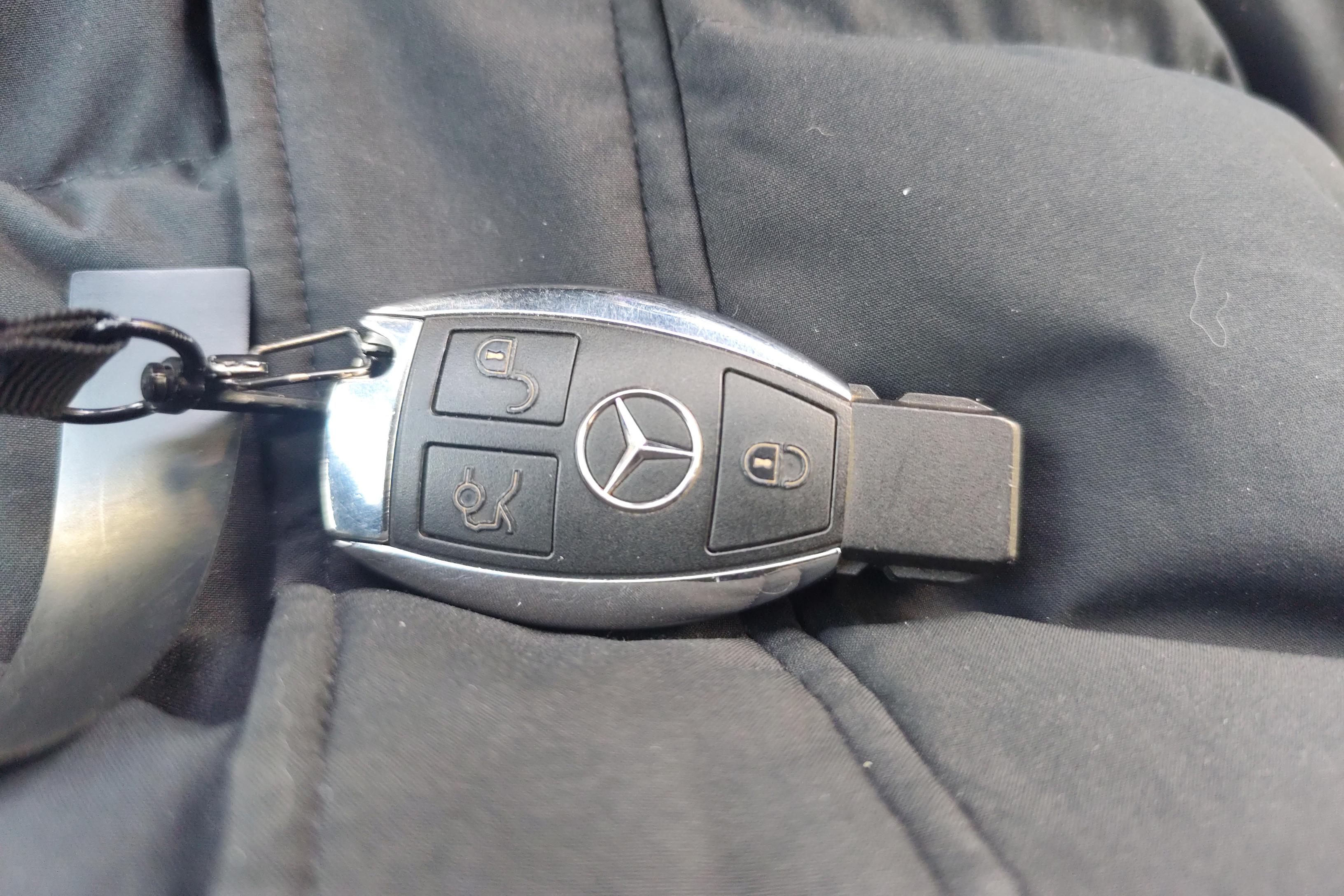 Mercedes-Benz GL Class 2013 car image #18