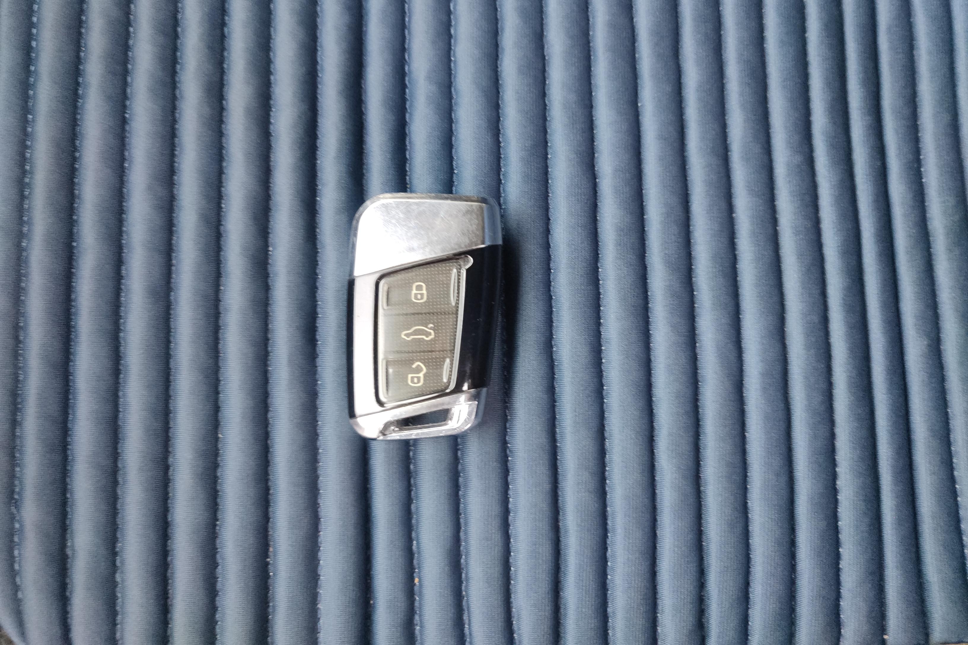 Volkswagen Passat Variant 2022 immagine di auto #18