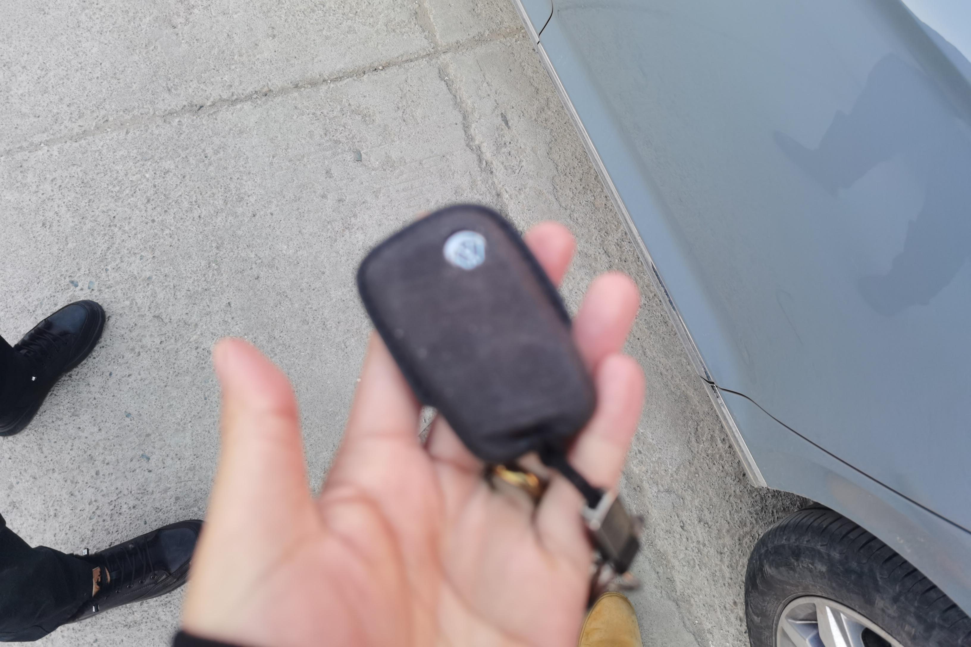 Volkswagen Passat Variant 2023 immagine di auto #18