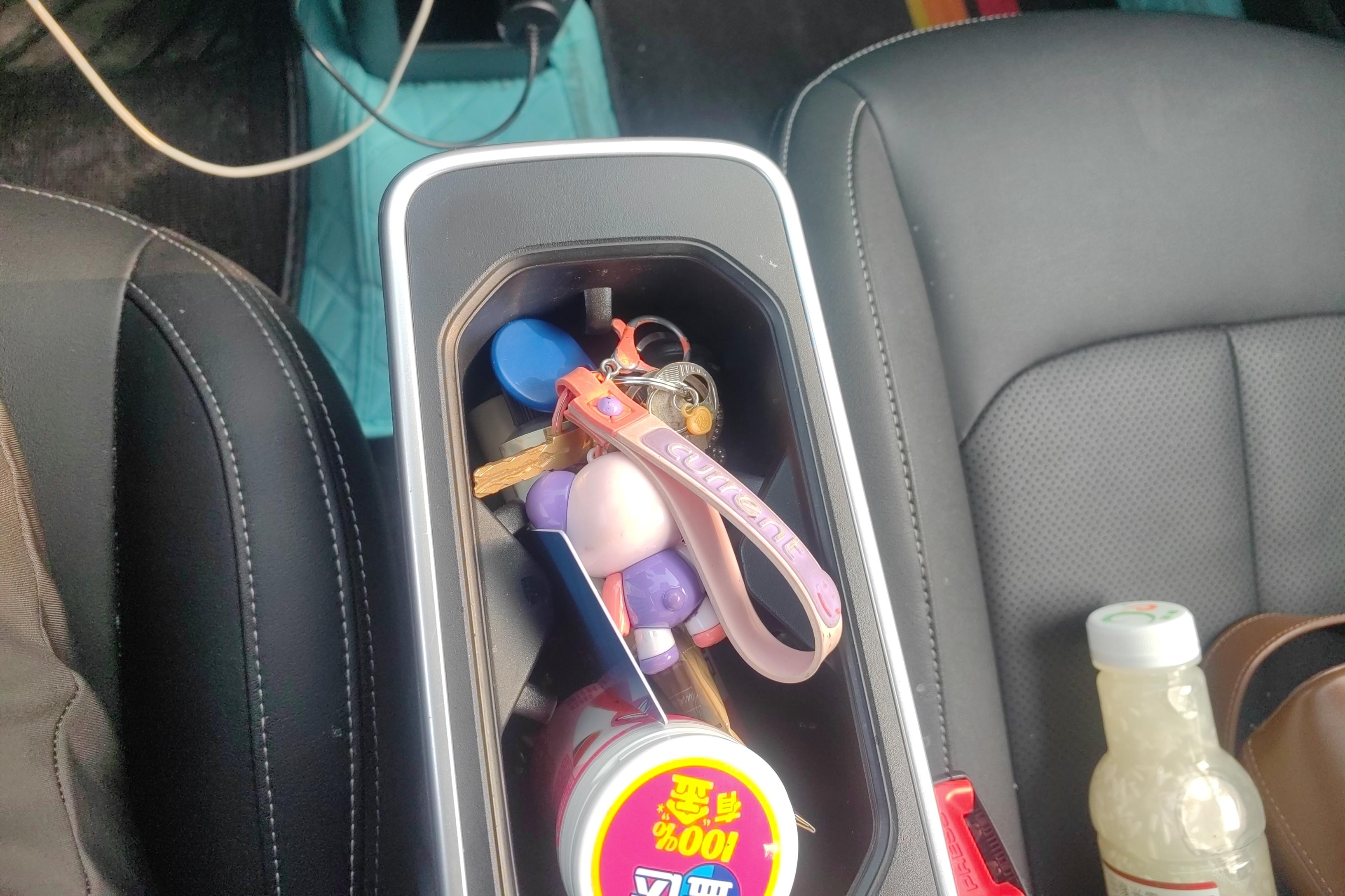 哪吒汽车 哪吒L 2023 汽车图片 #18