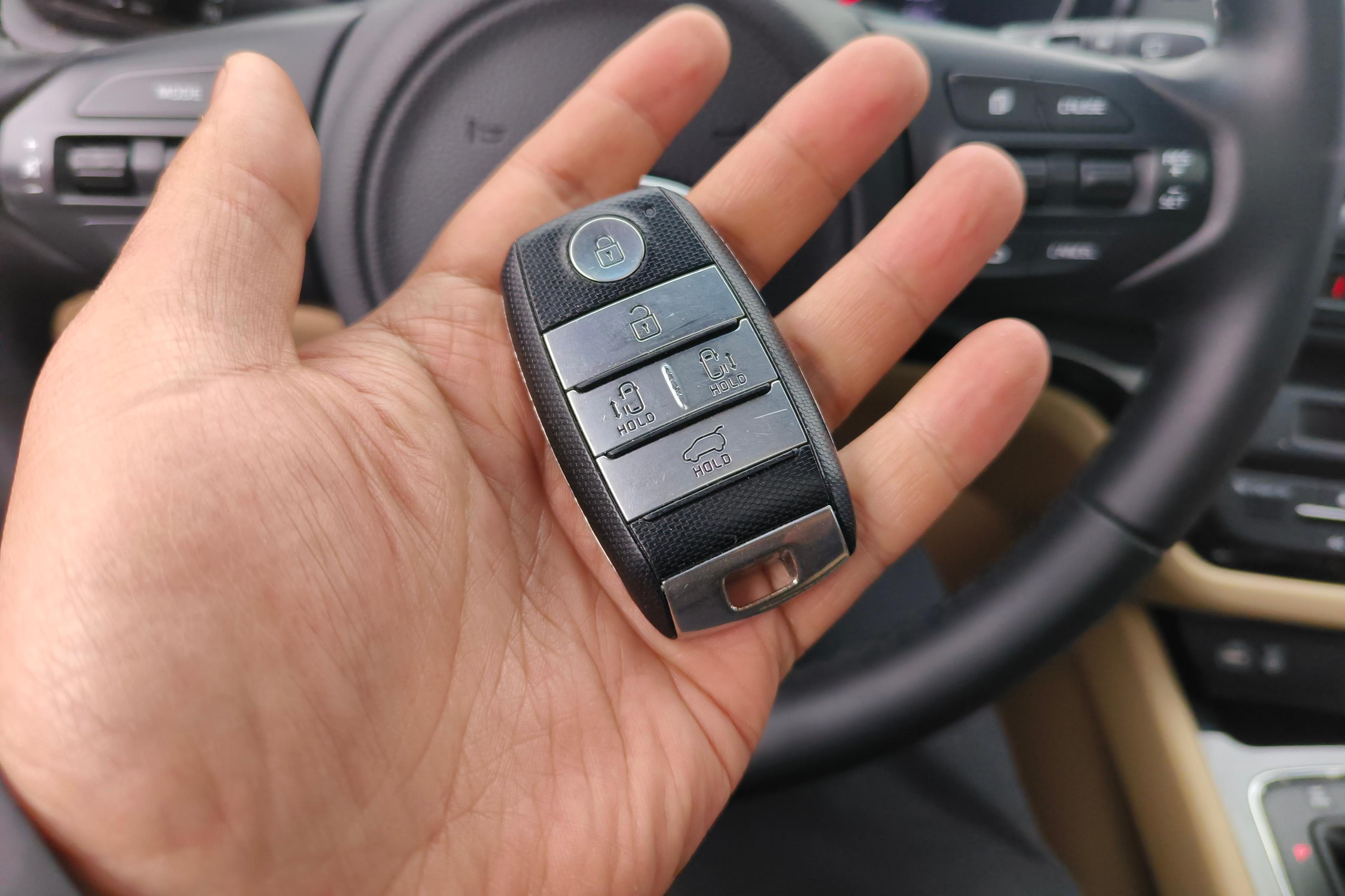 Kia Carnival 2016 immagine di auto #18