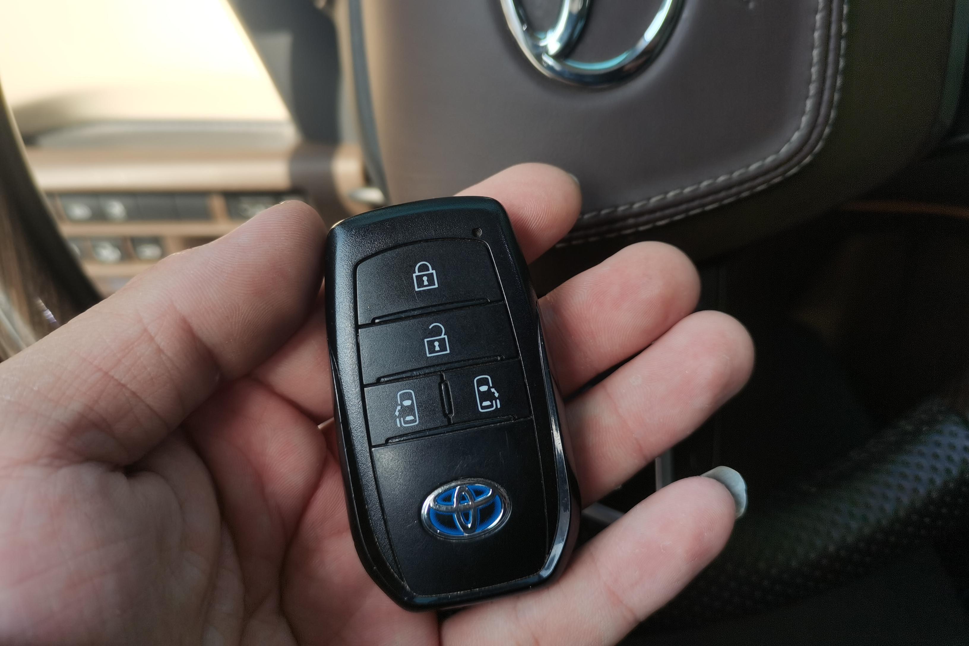 Toyota Granvia 2023 #18 Toyota Granvia 2023 immagine di auto #18