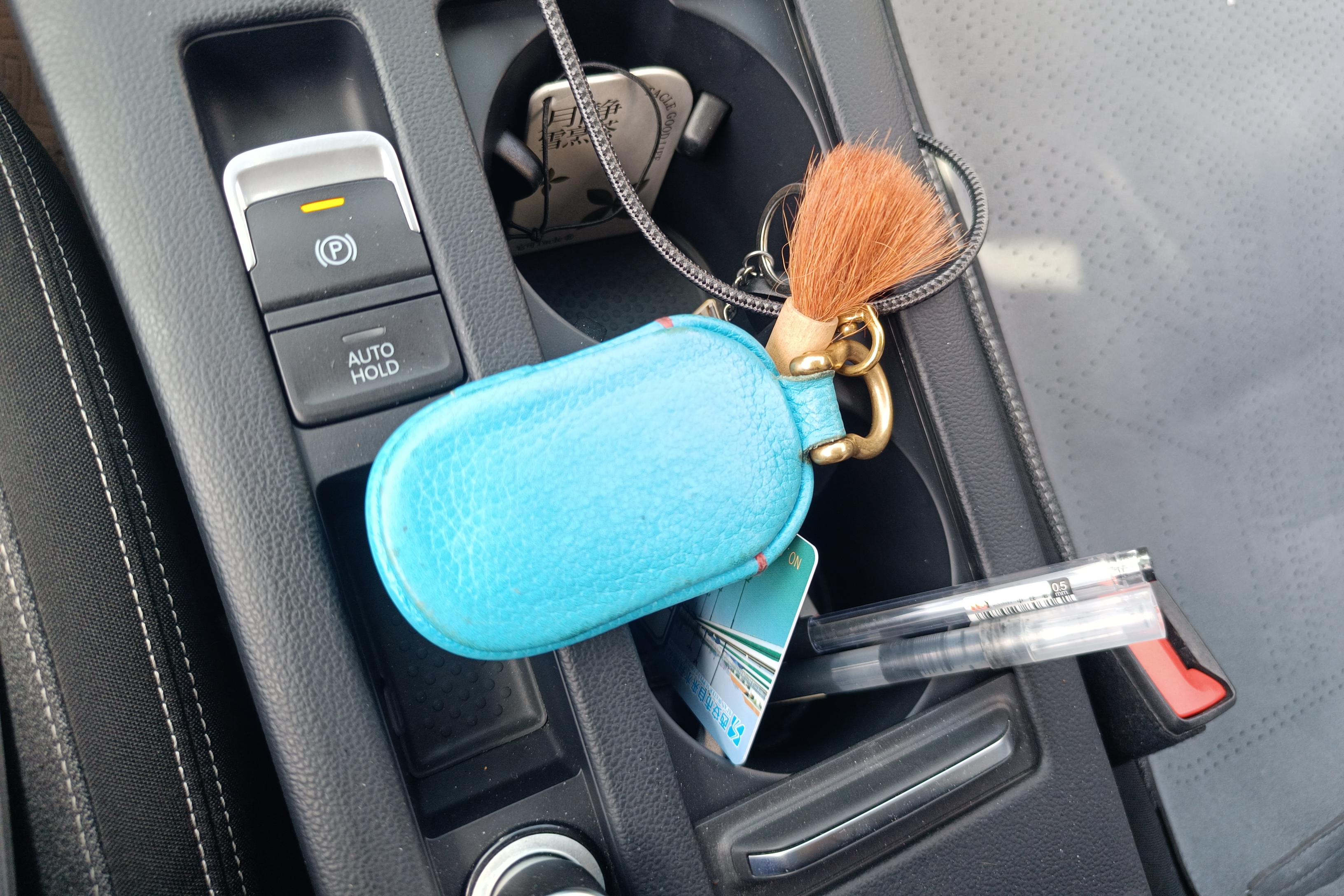 Volkswagen Passat Variant 2023 immagine di auto #18