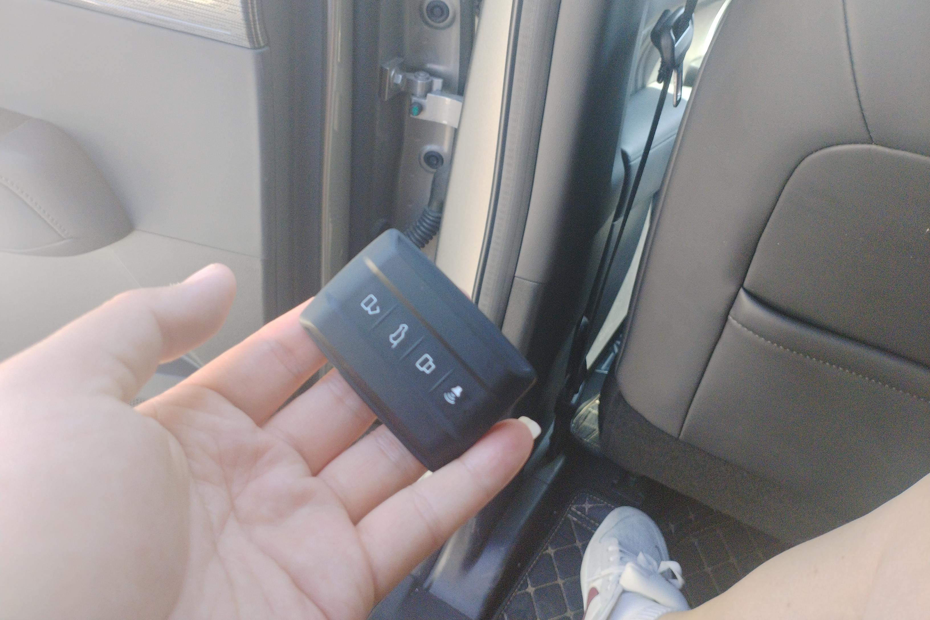 Tank 400 2023 car image #18