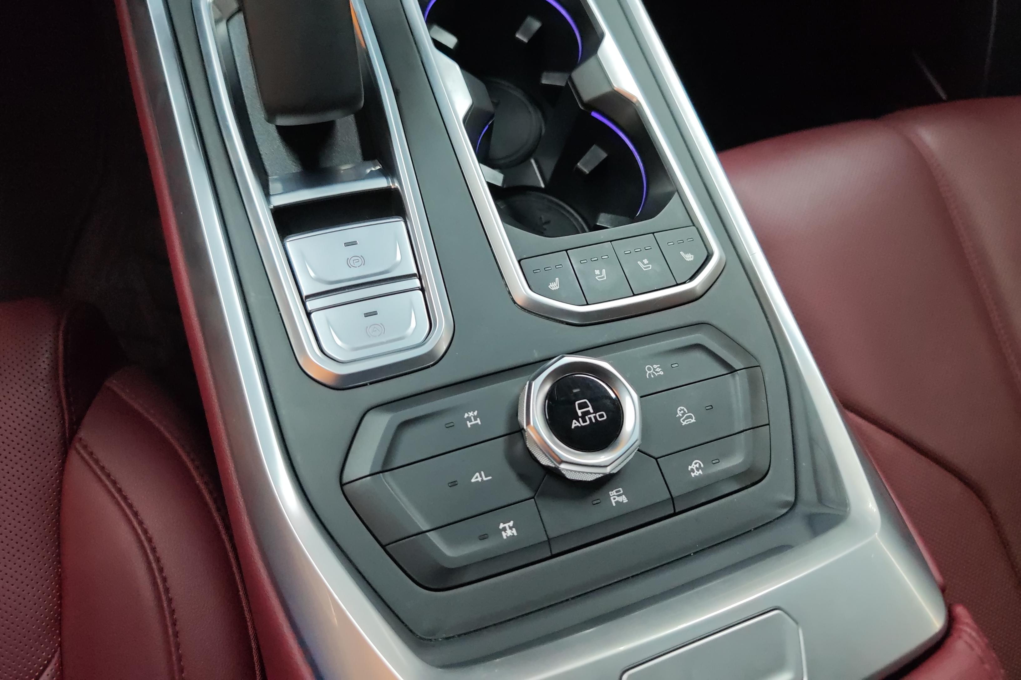 Tank 400 2023 car image #18