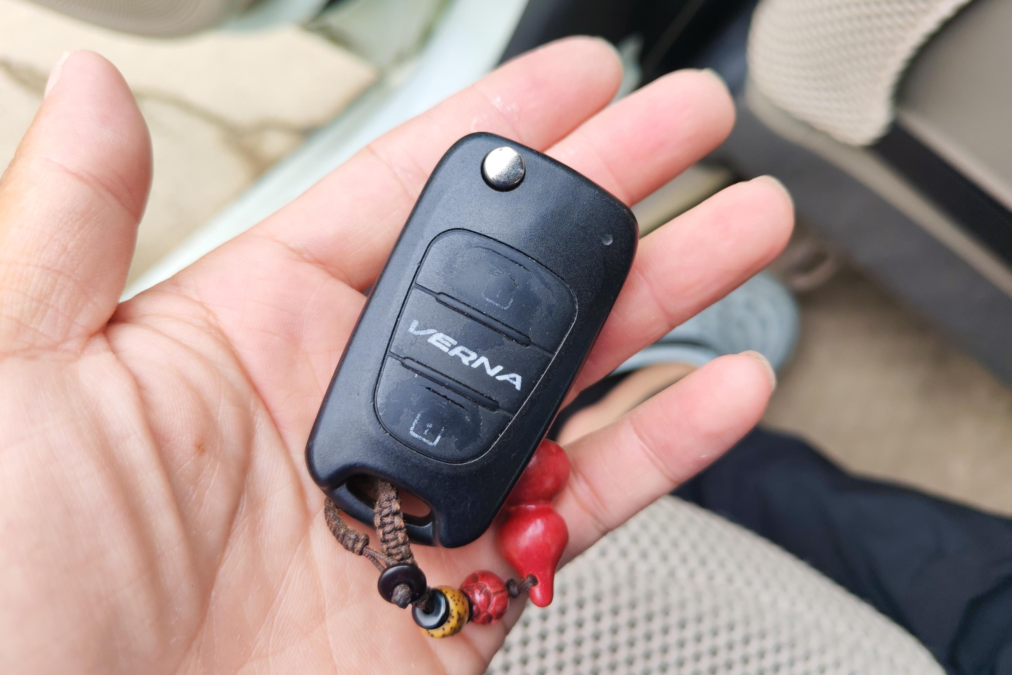 Hyundai Reina 2015 car image #18