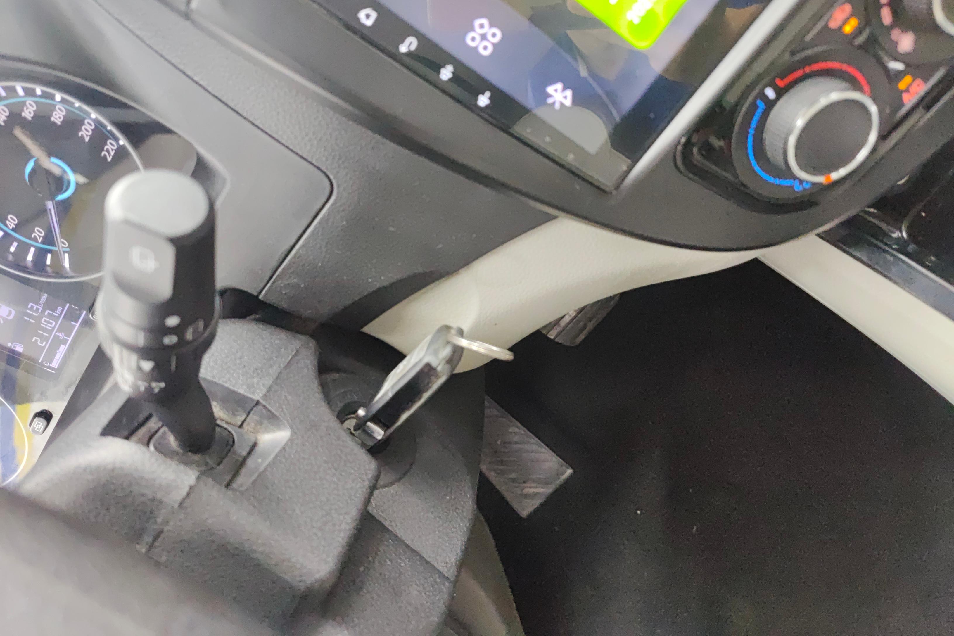 Forthing JOYEAR XV 2017 car image #18