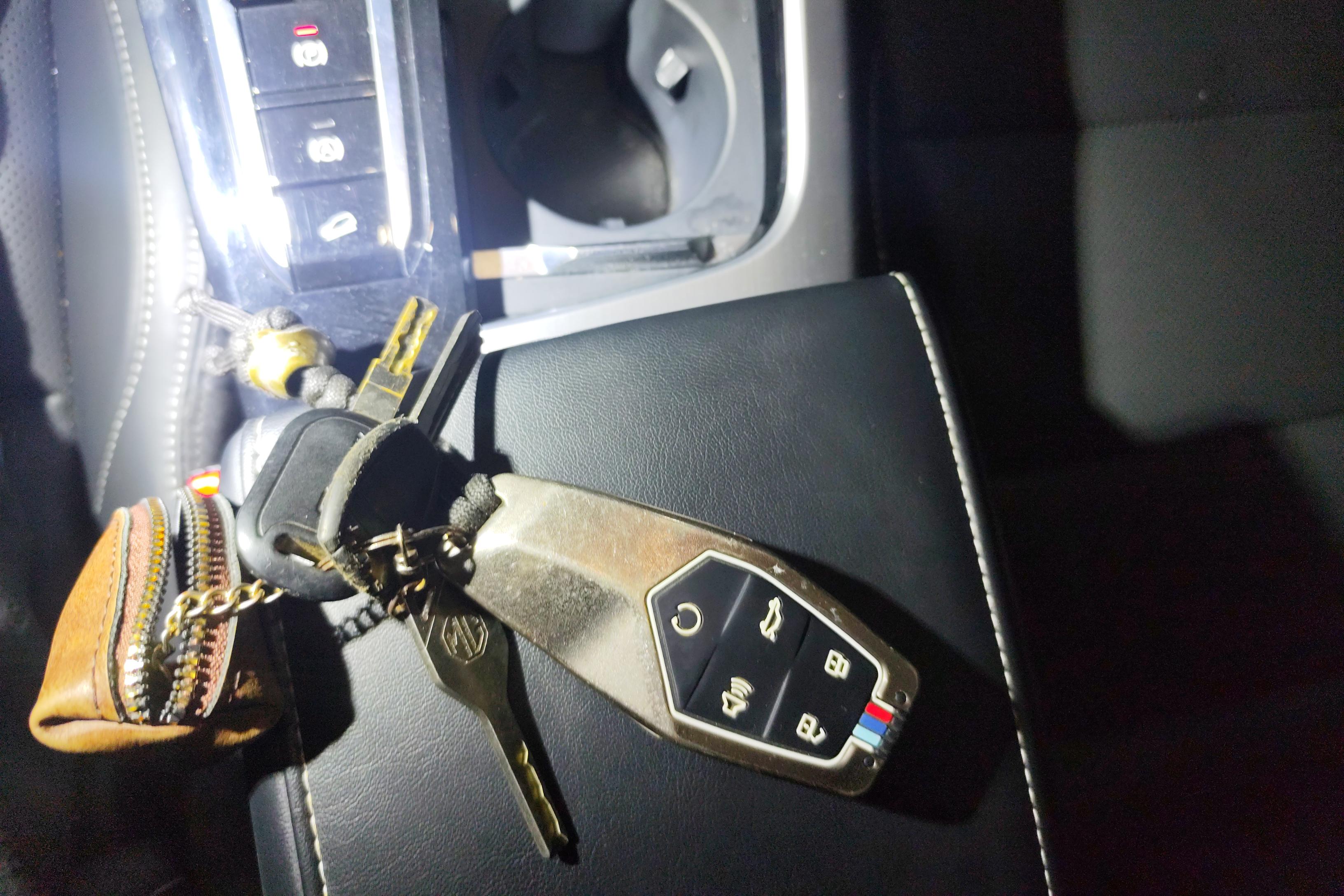 MG ES5 2022 #18 MG ES5 2022 car image #18