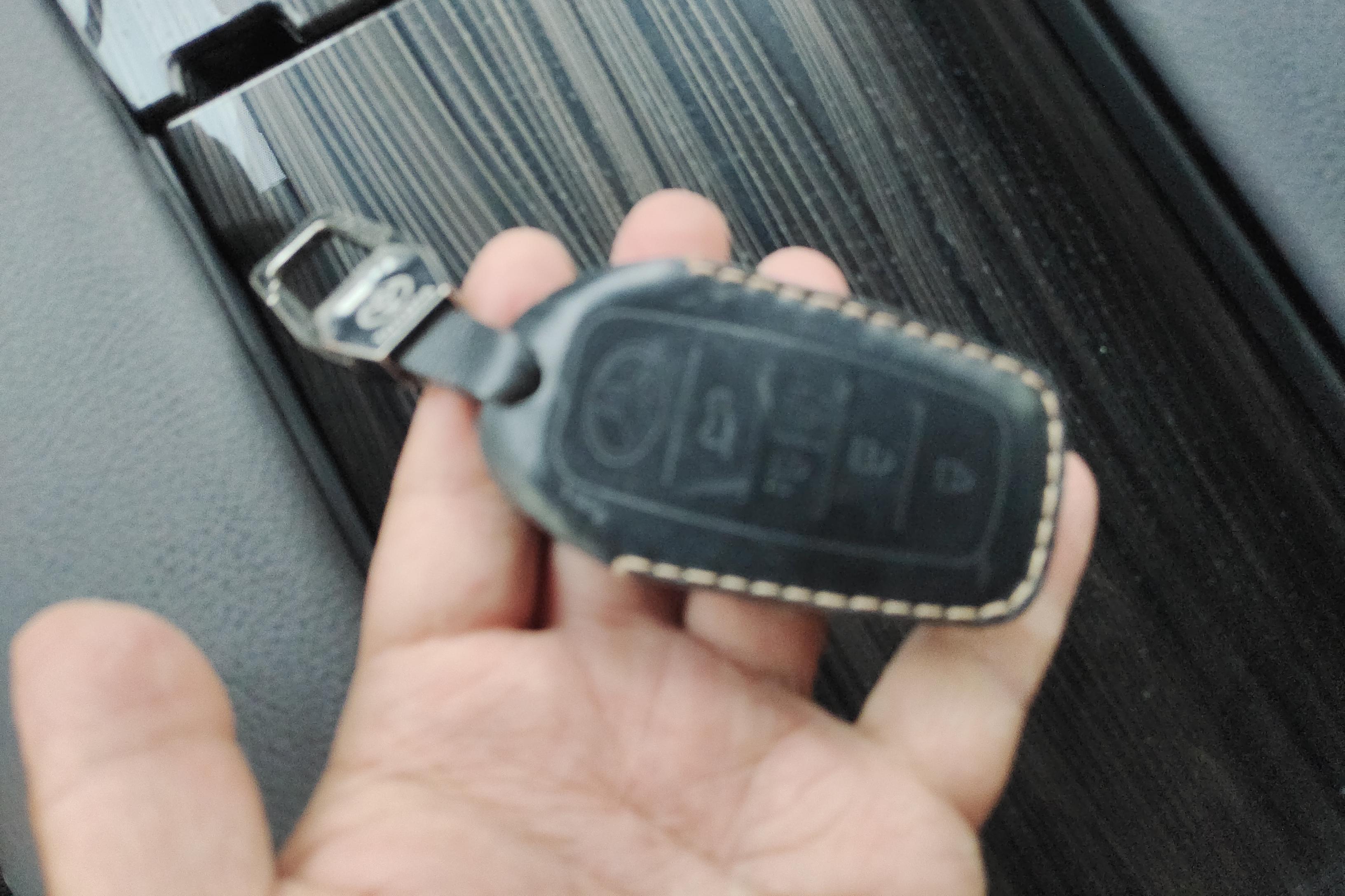 Toyota Granvia 2023 car image #18