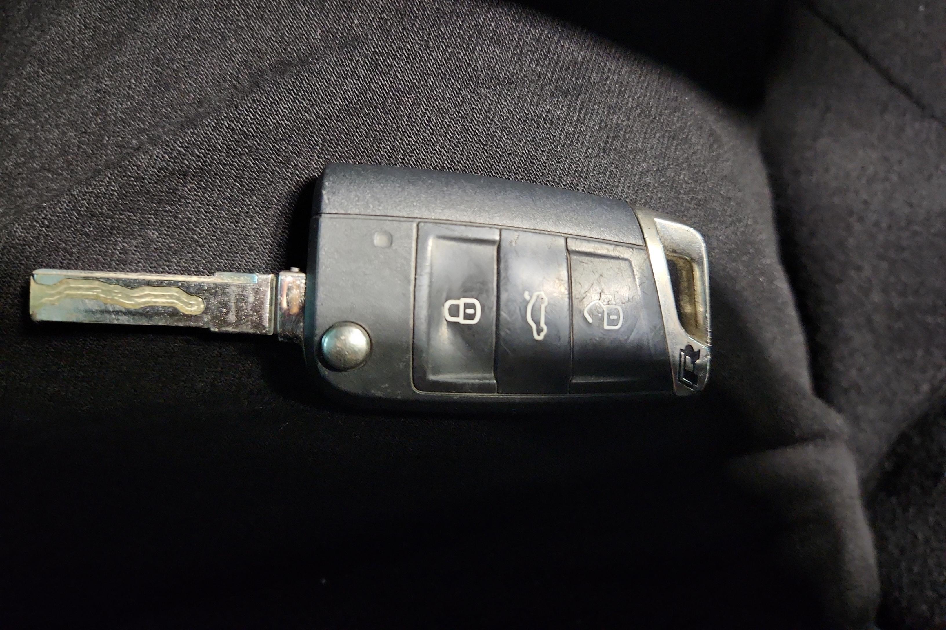 Volkswagen Gol 2012 car image #18