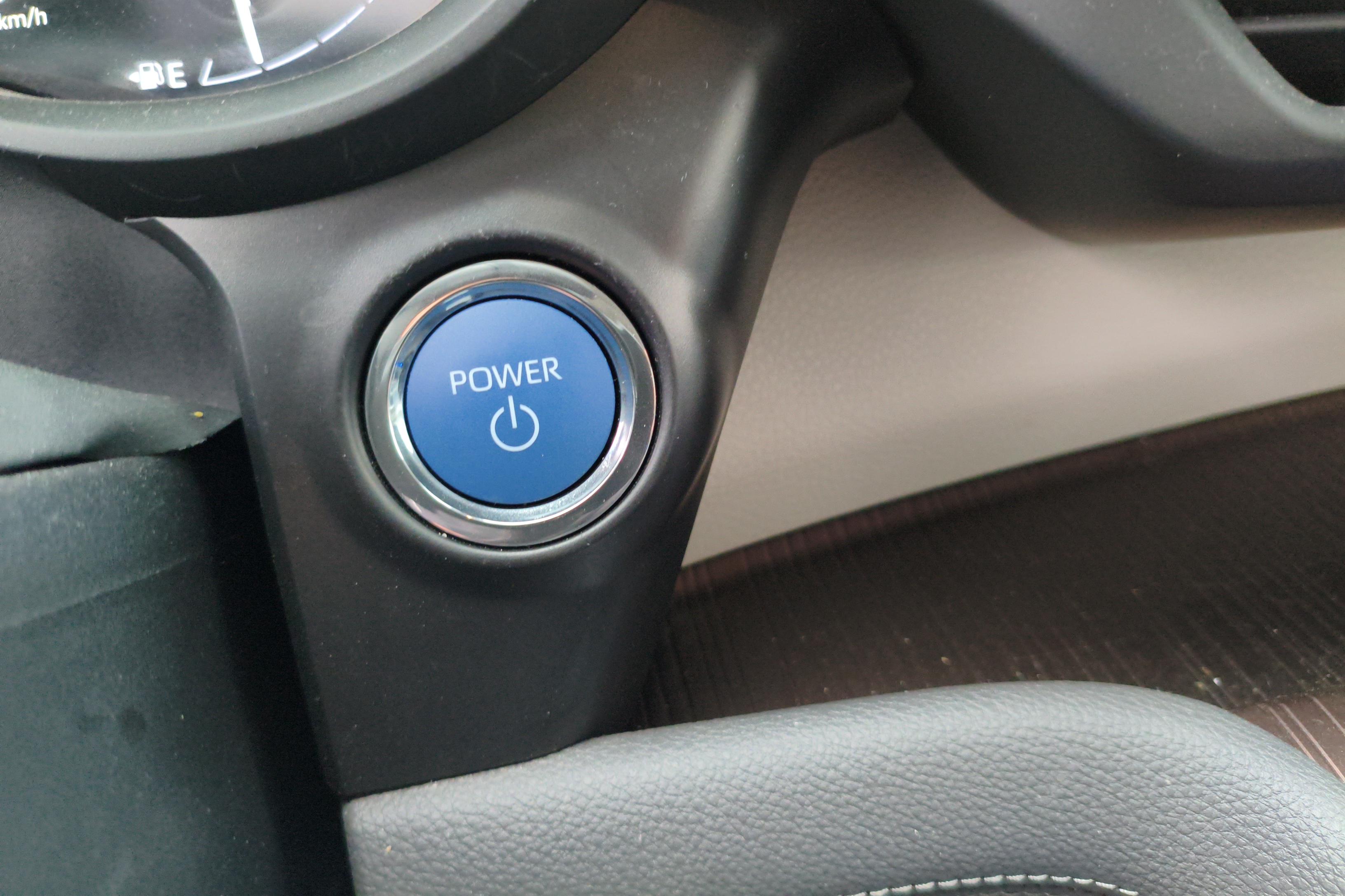 Toyota Granvia 2024 car image #18