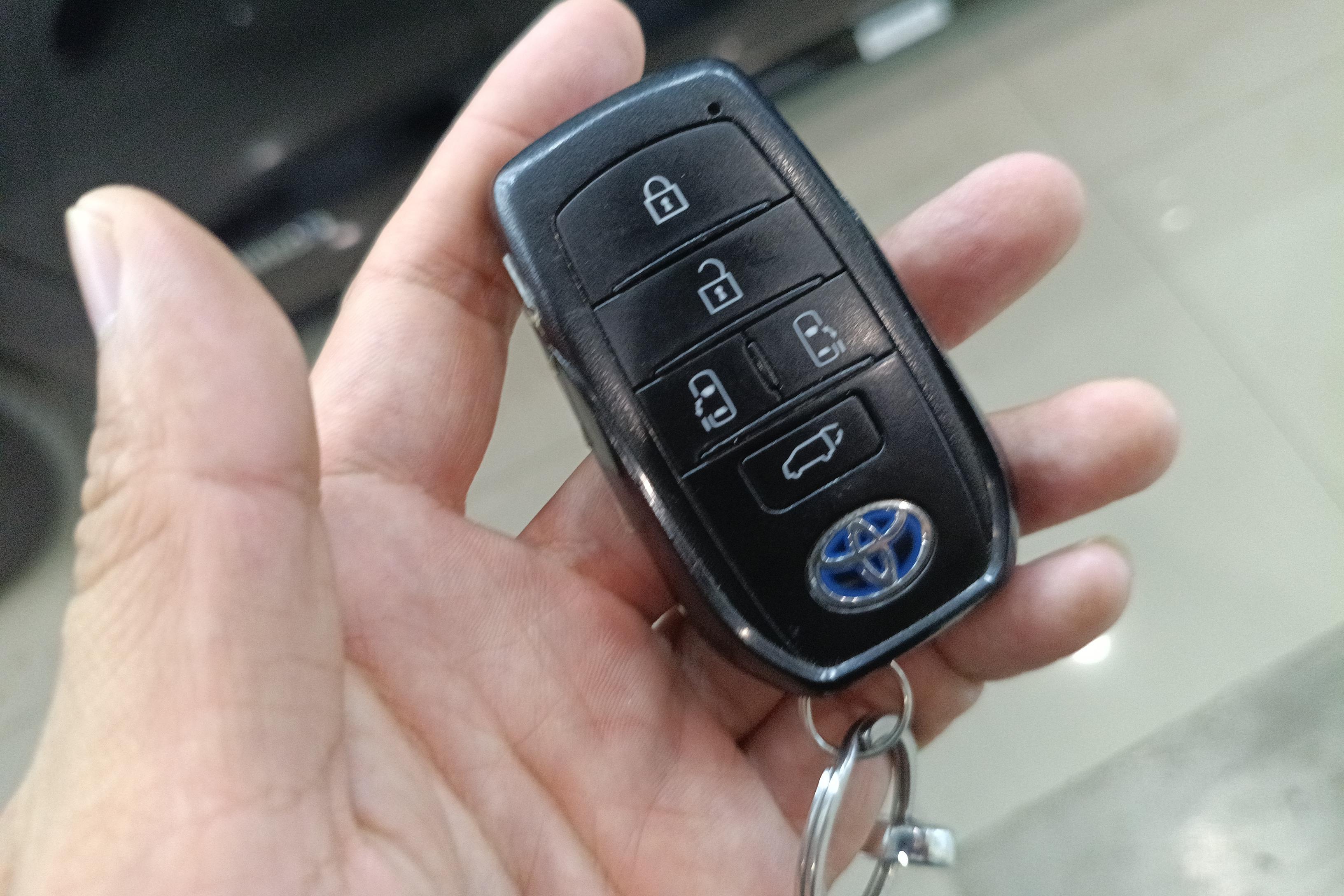 Toyota Granvia 2024 #18 Toyota Granvia 2024 car image #18