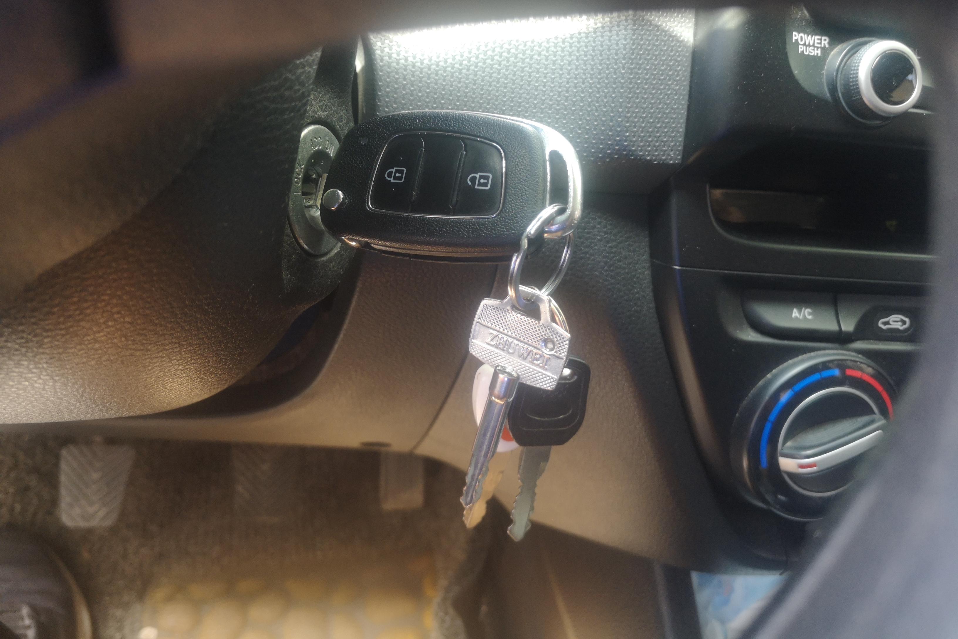 现代 瑞纳 2019 汽车图片 #18