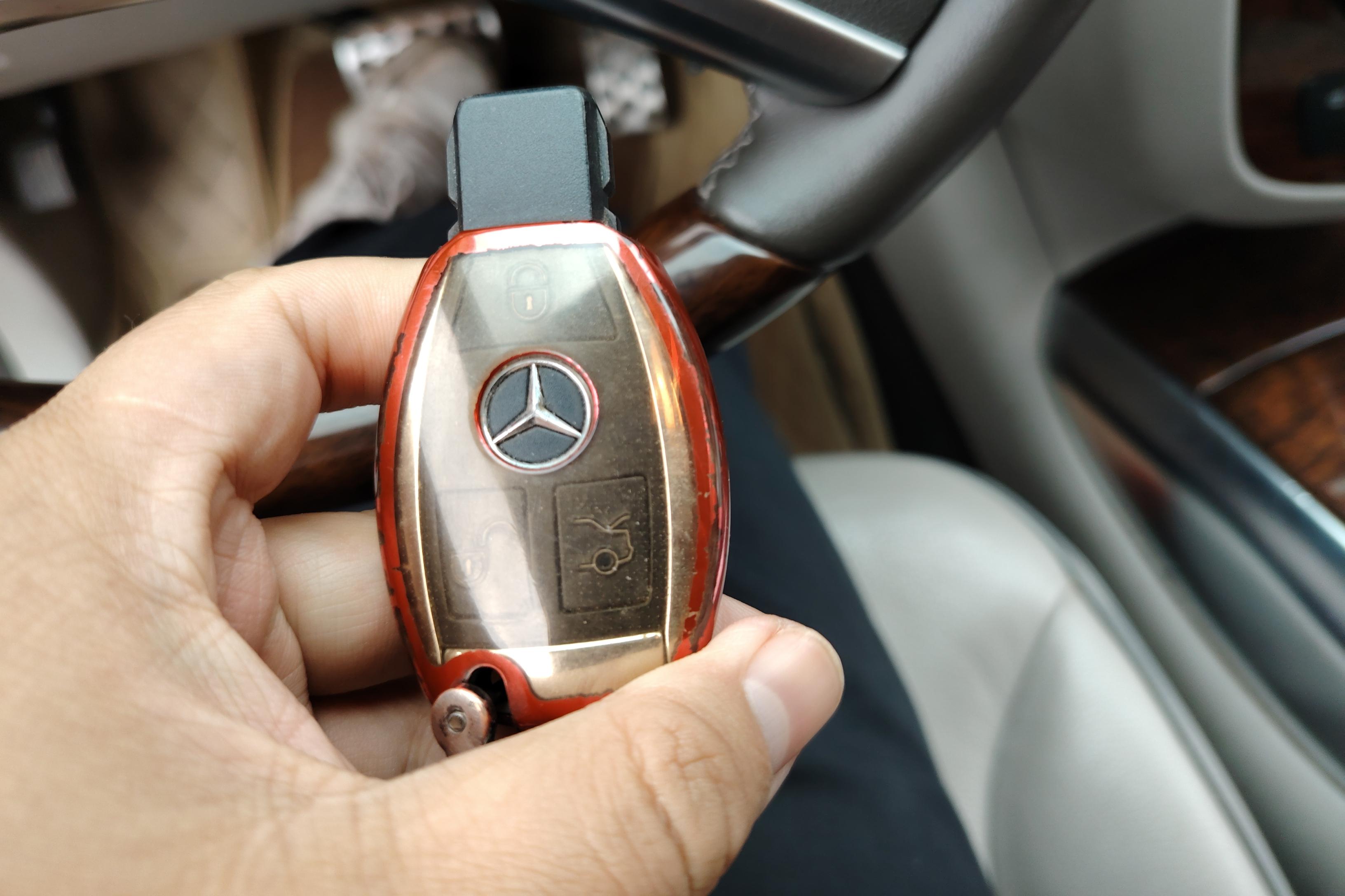 Mercedes-Benz R Class 2011 car image #18