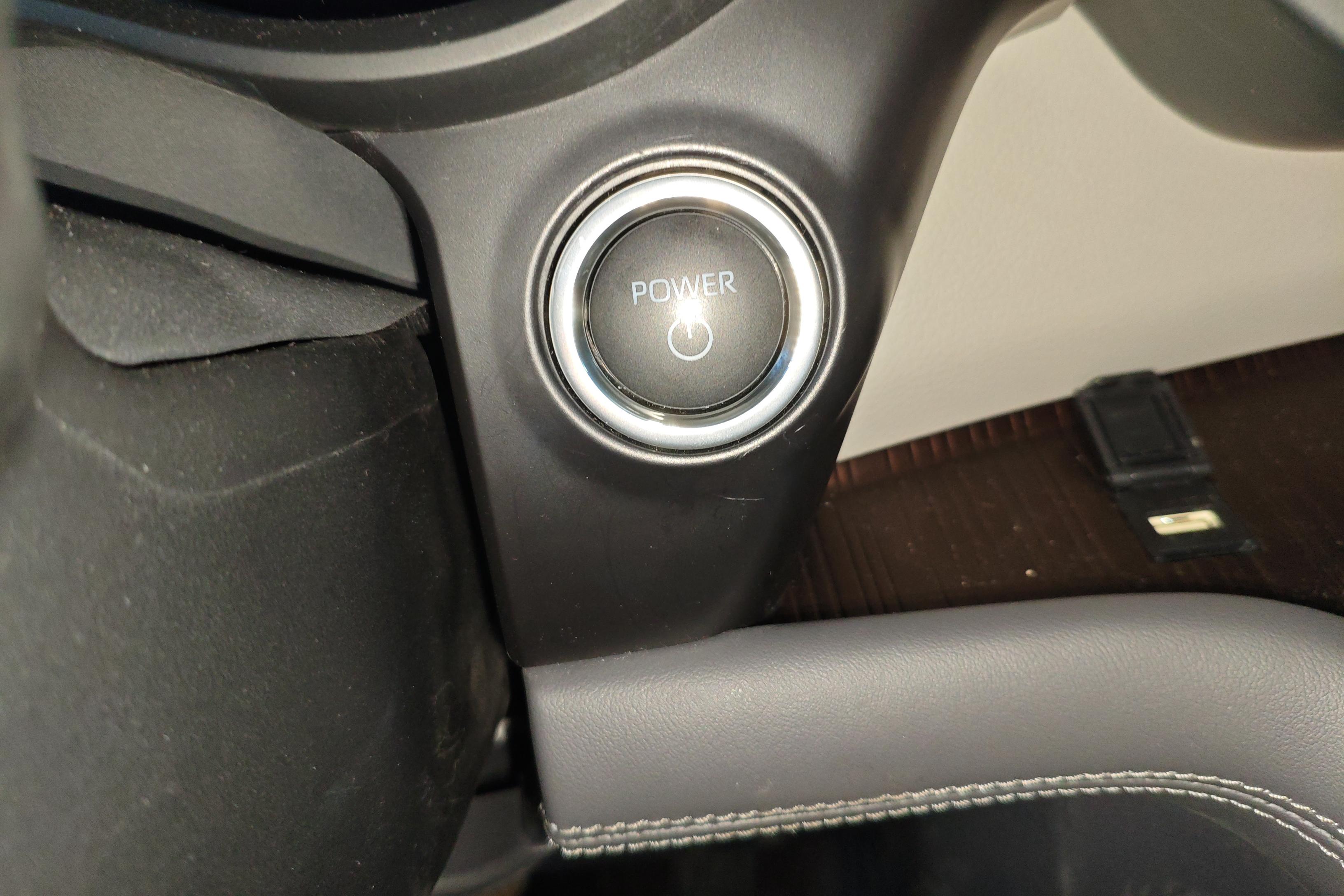 Toyota Granvia 2025 #18 Toyota Granvia 2025 car image #18