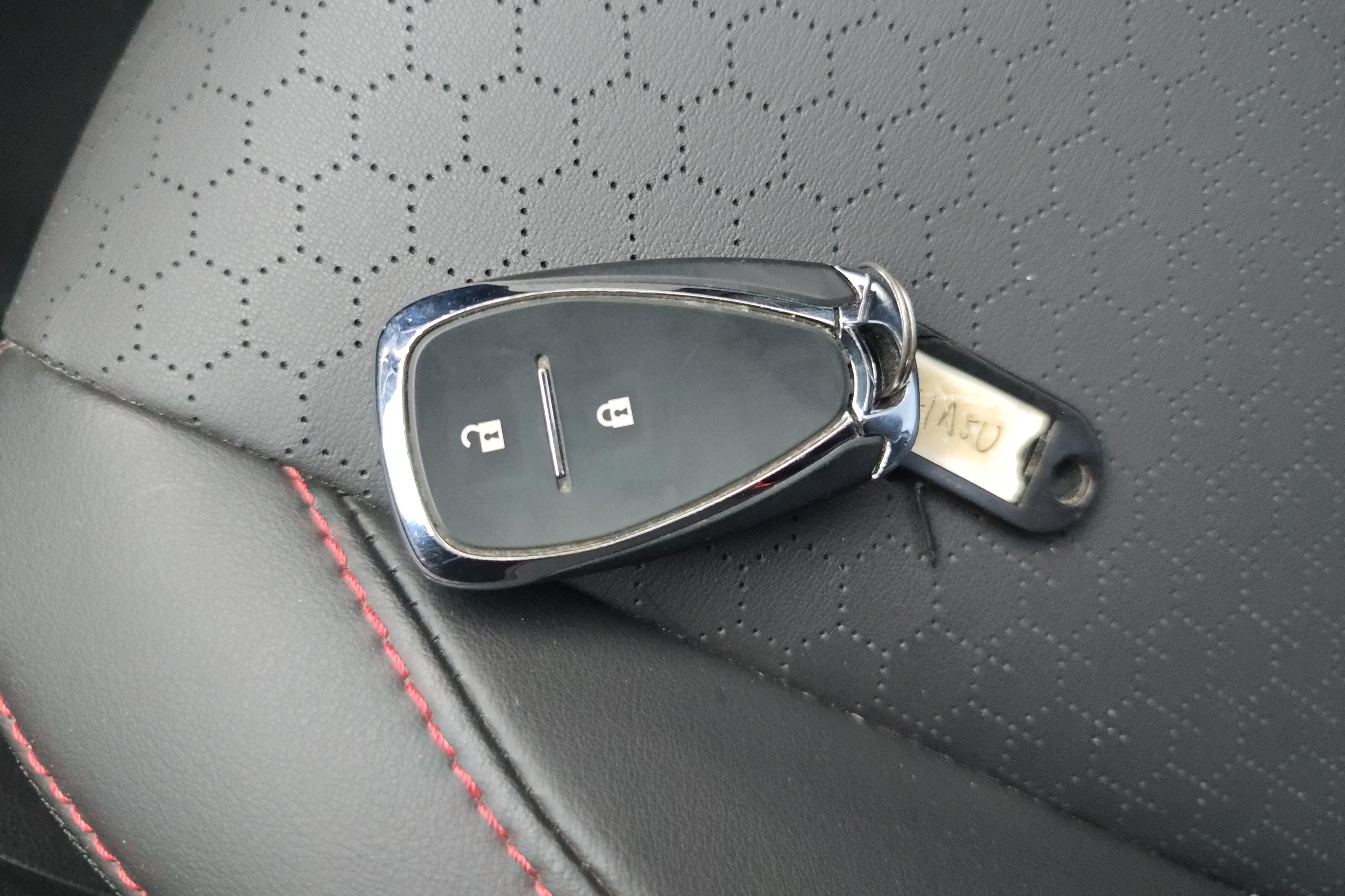 Chevrolet Orlando 2023 car image #18