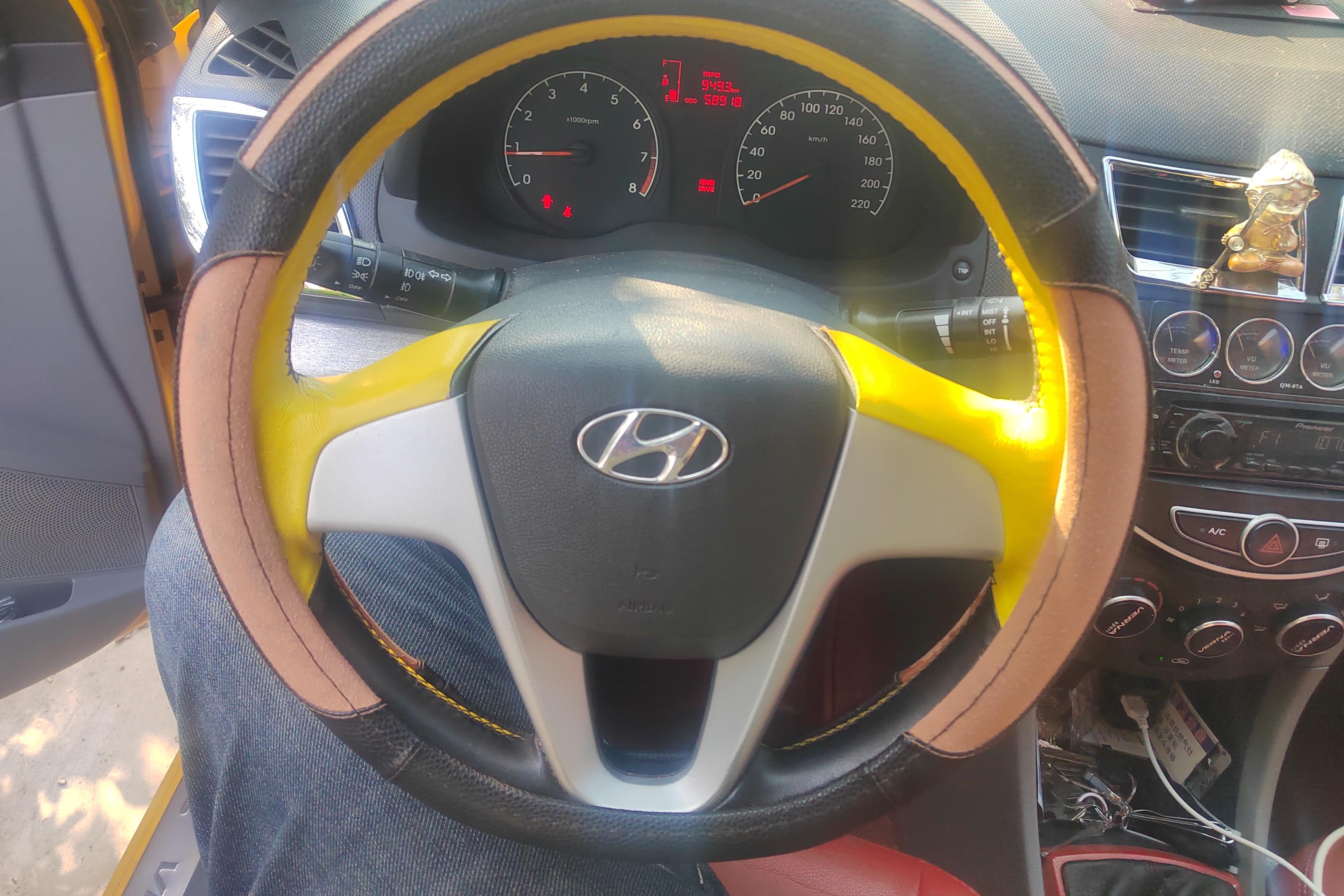 Hyundai Reina 2013 car image #18