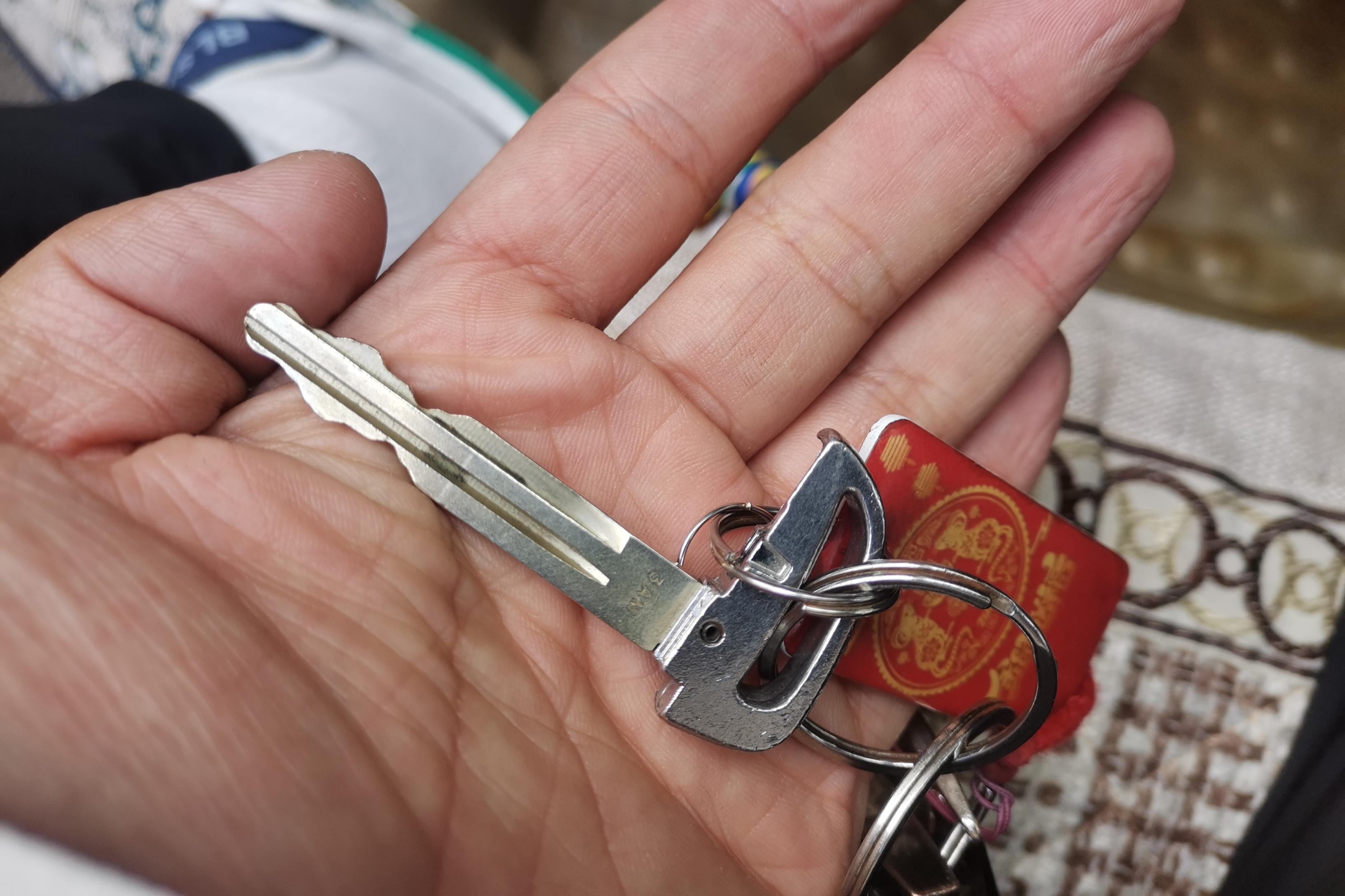 Hyundai Reina 2015 car image #18