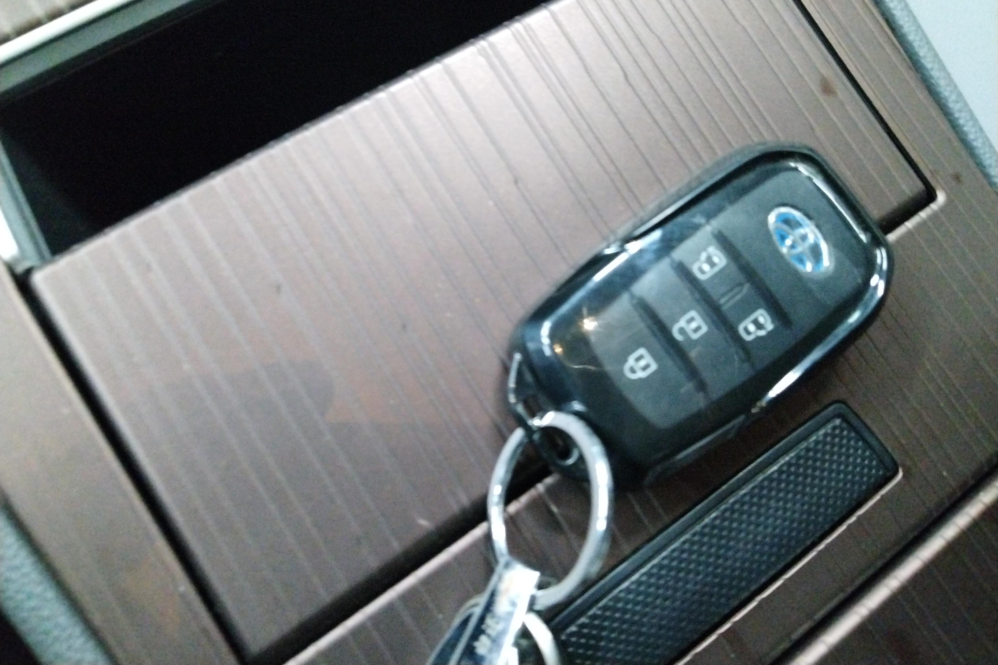 Toyota Granvia 2023 #18 Toyota Granvia 2023 car image #18