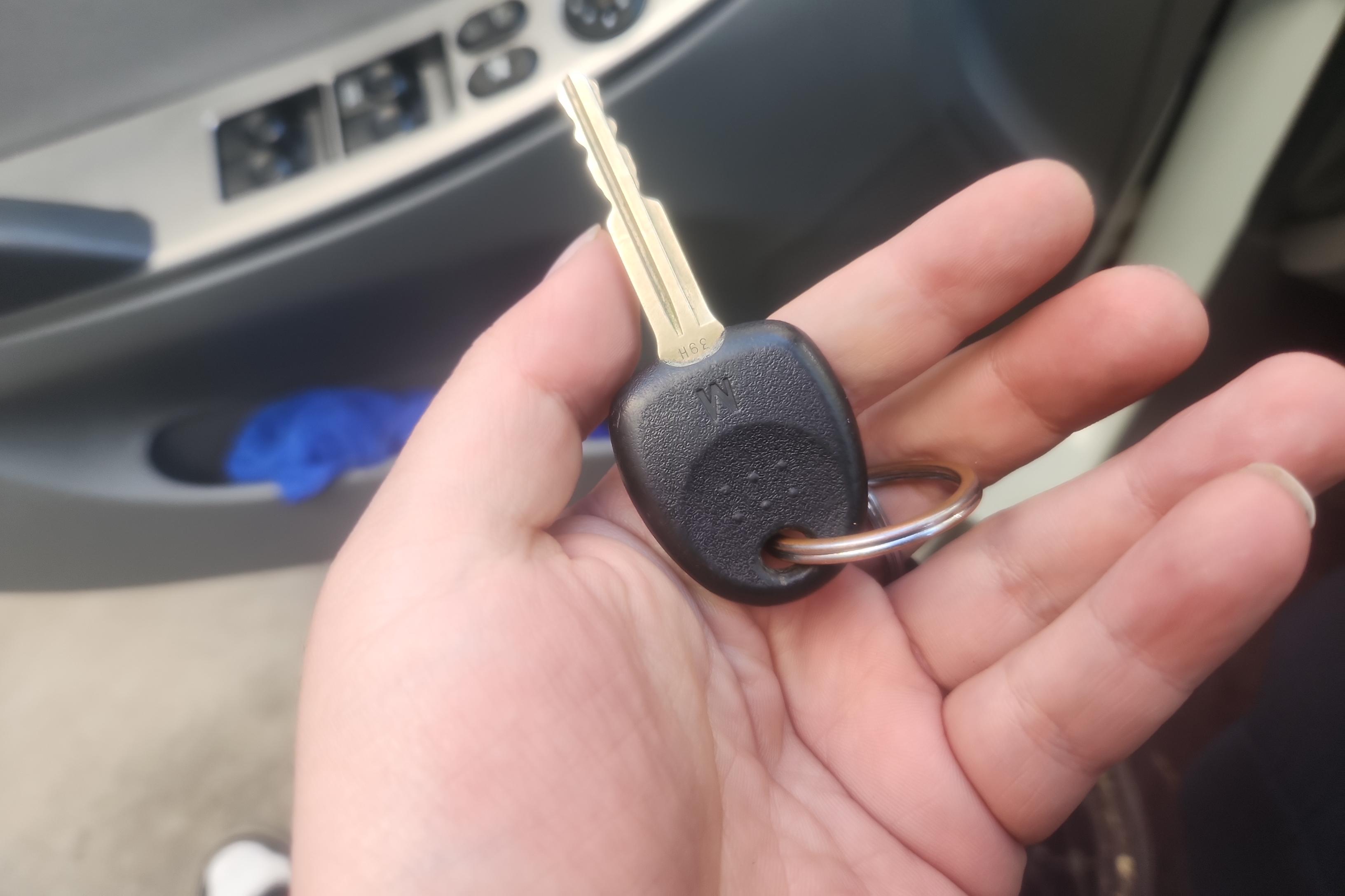 Hyundai Reina 2016 #18 Hyundai Reina 2016 car image #18