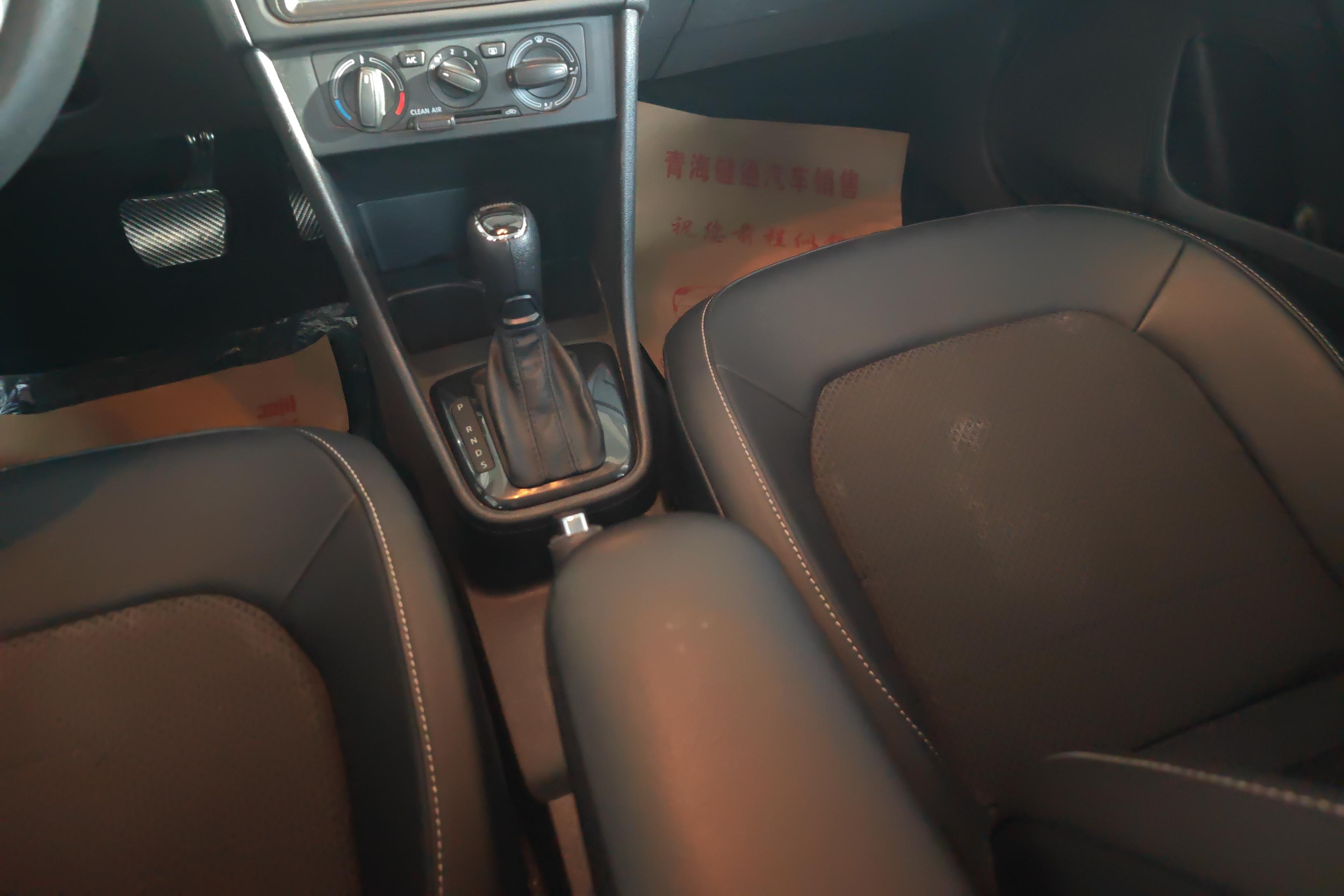 Skoda Rapid Spaceback 2017 car image #18