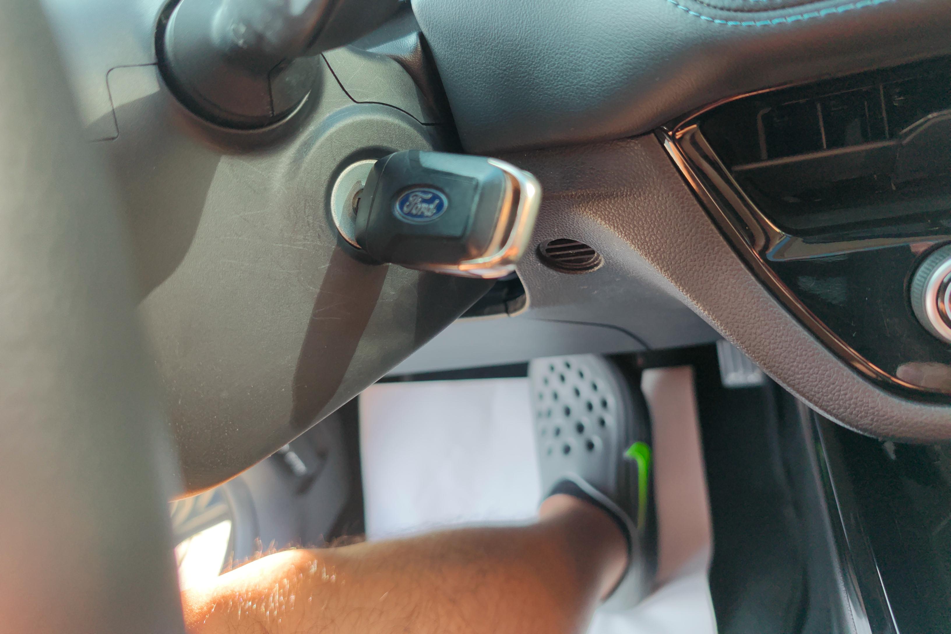 Ford Escort 2021 car image #18