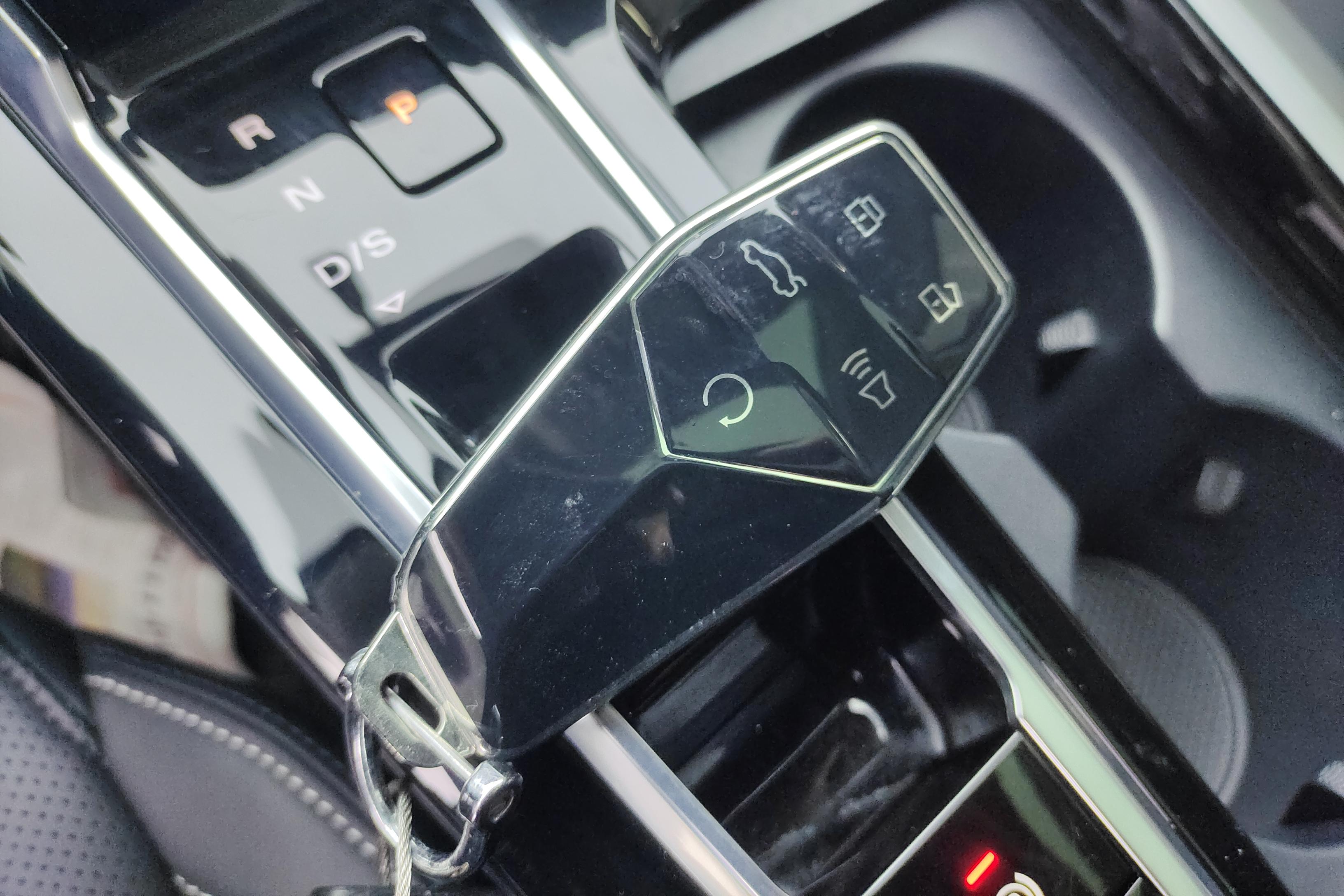 MG ES5 2022 car image #18