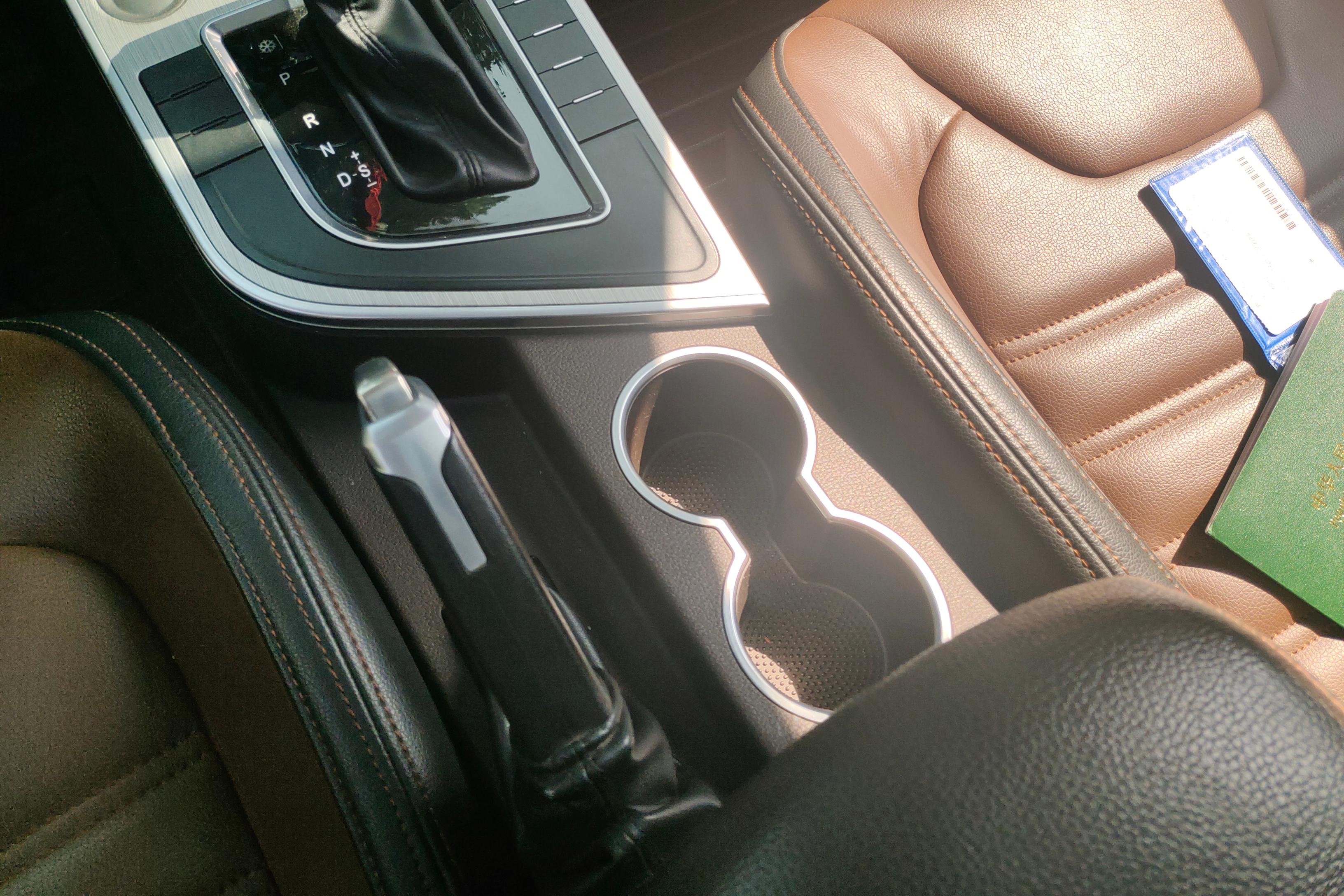 Forthing JOYEAR X6 2017 car image #18